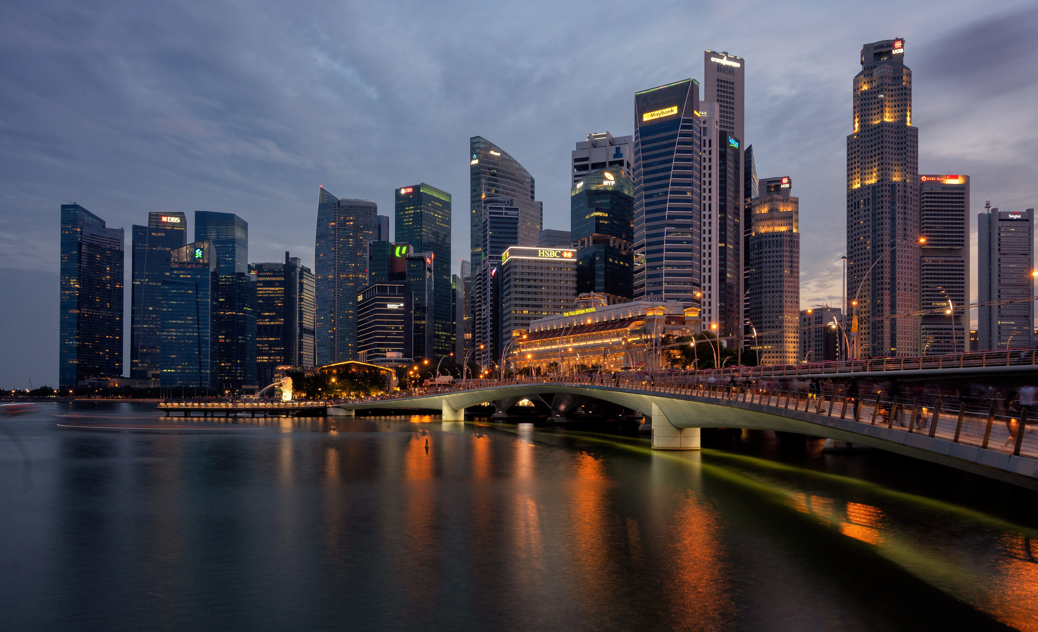Скачать картинку Города, Город, Сингапур, Сделано Человеком, Эспланадный Мост в телефон бесплатно.