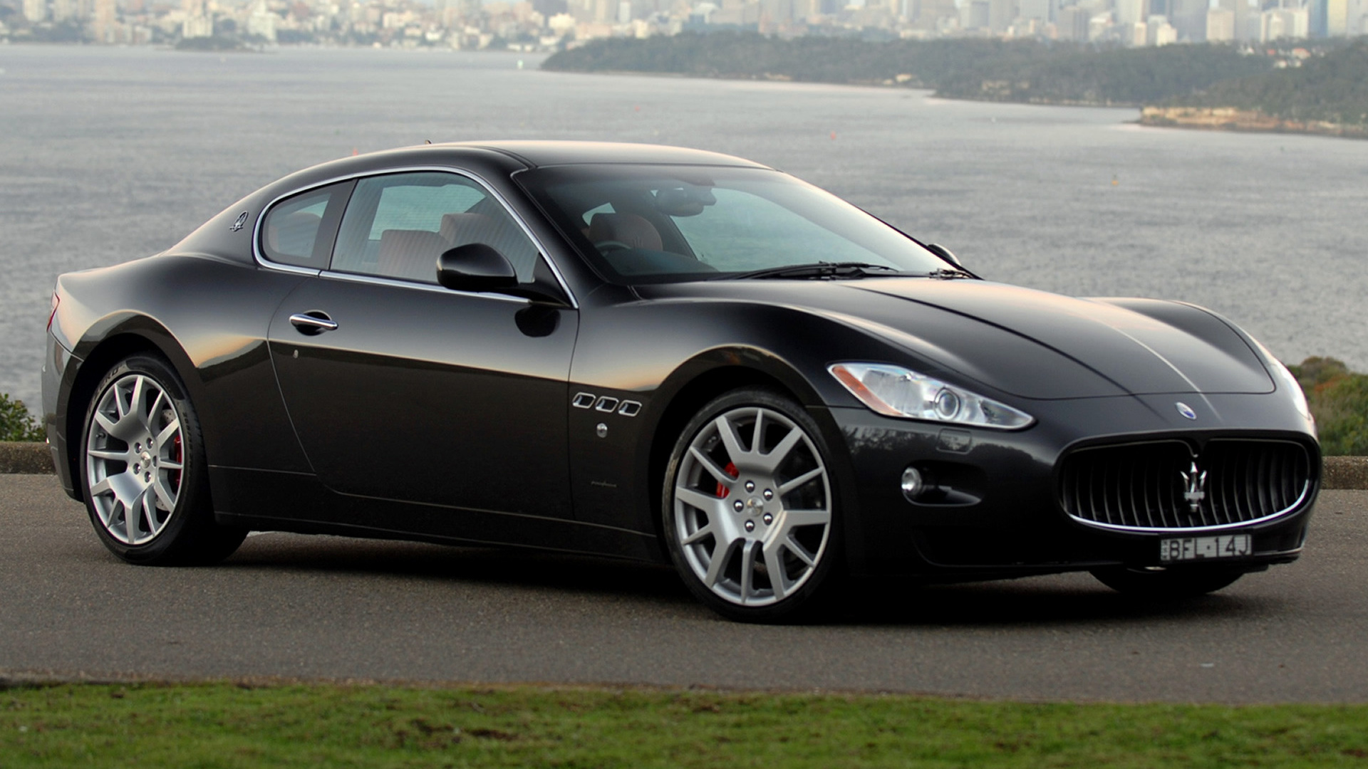 Download mobile wallpaper Maserati, Car, Maserati Granturismo, Vehicles, Grand Tourer, Black Car for free.