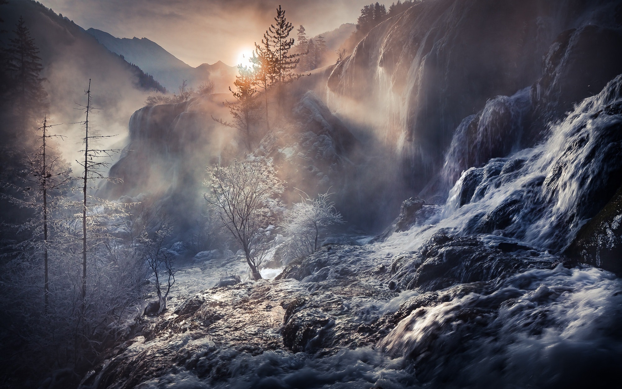 Laden Sie das Winter, Natur, Wasserfälle, Wasserfall, Nebel, Sonnenstrahl, Erde/natur-Bild kostenlos auf Ihren PC-Desktop herunter