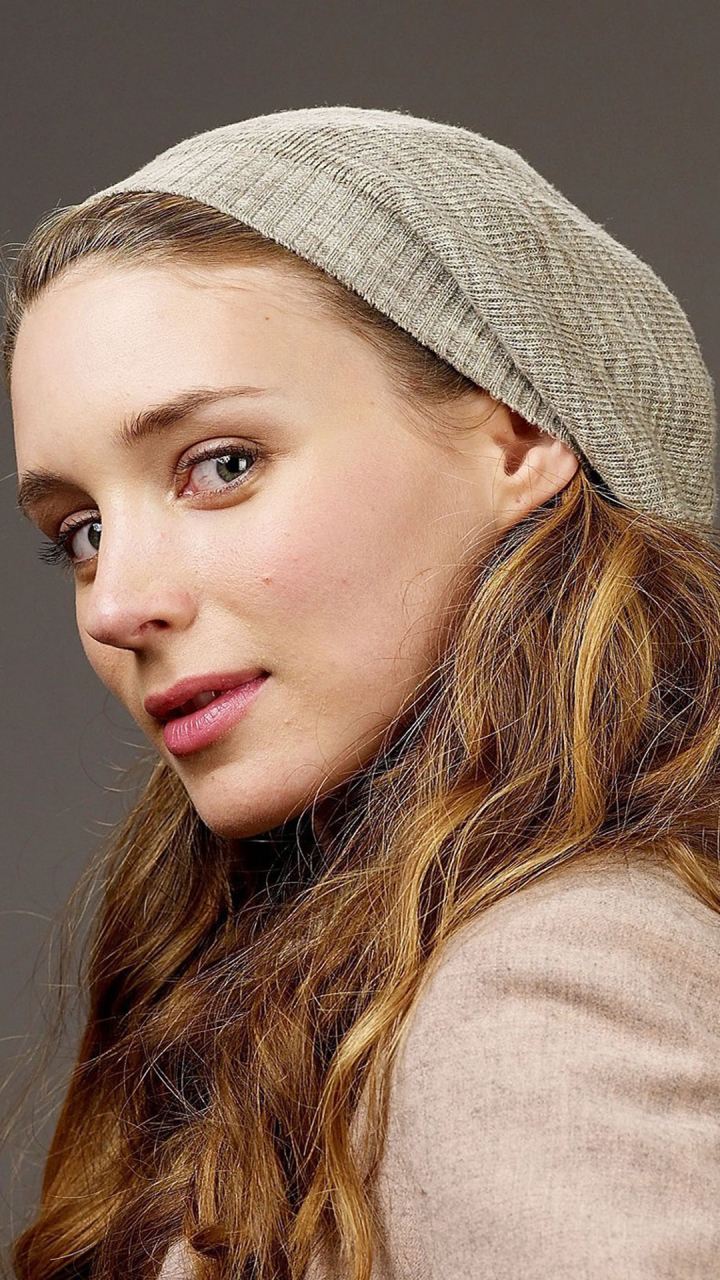 Download mobile wallpaper Face, Hat, Celebrity, Actress, Lipstick, Rooney Mara for free.
