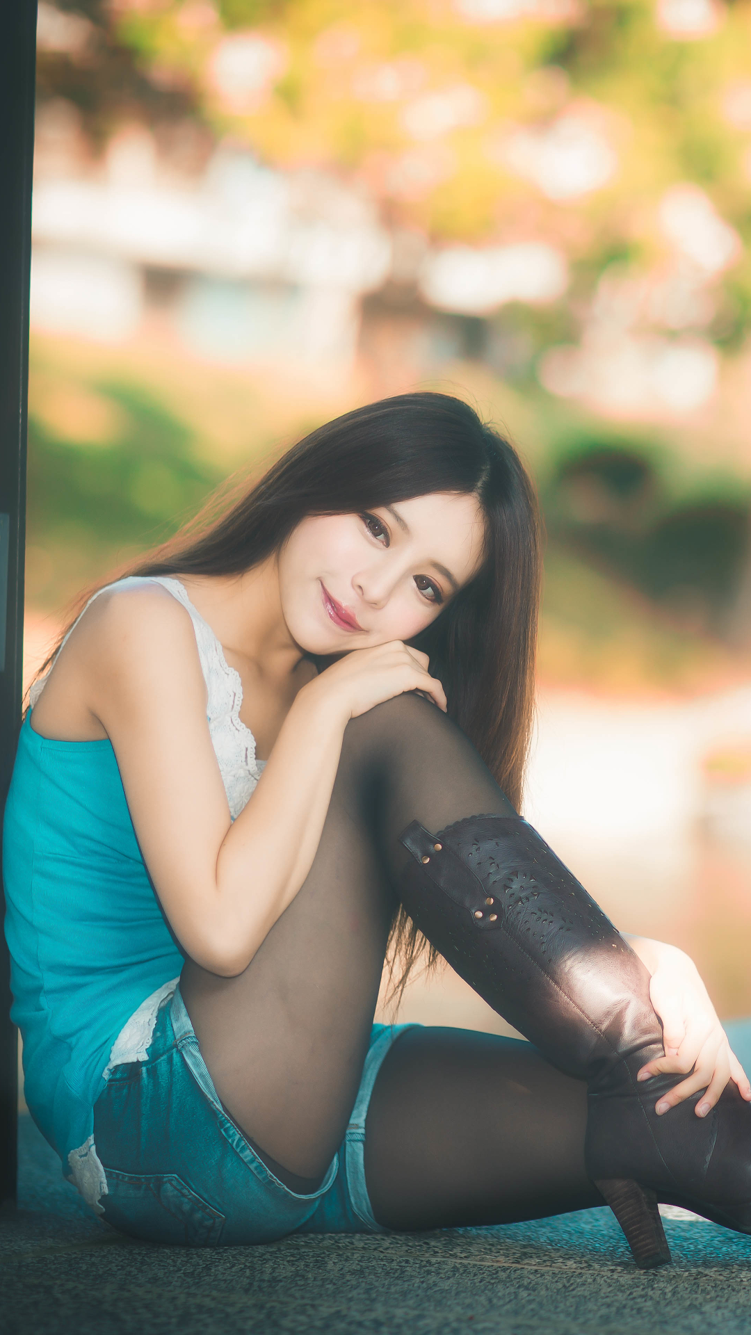 Download mobile wallpaper Smile, Boots, Women, Taiwanese, Julie Chang, Zhang Qi Jun for free.