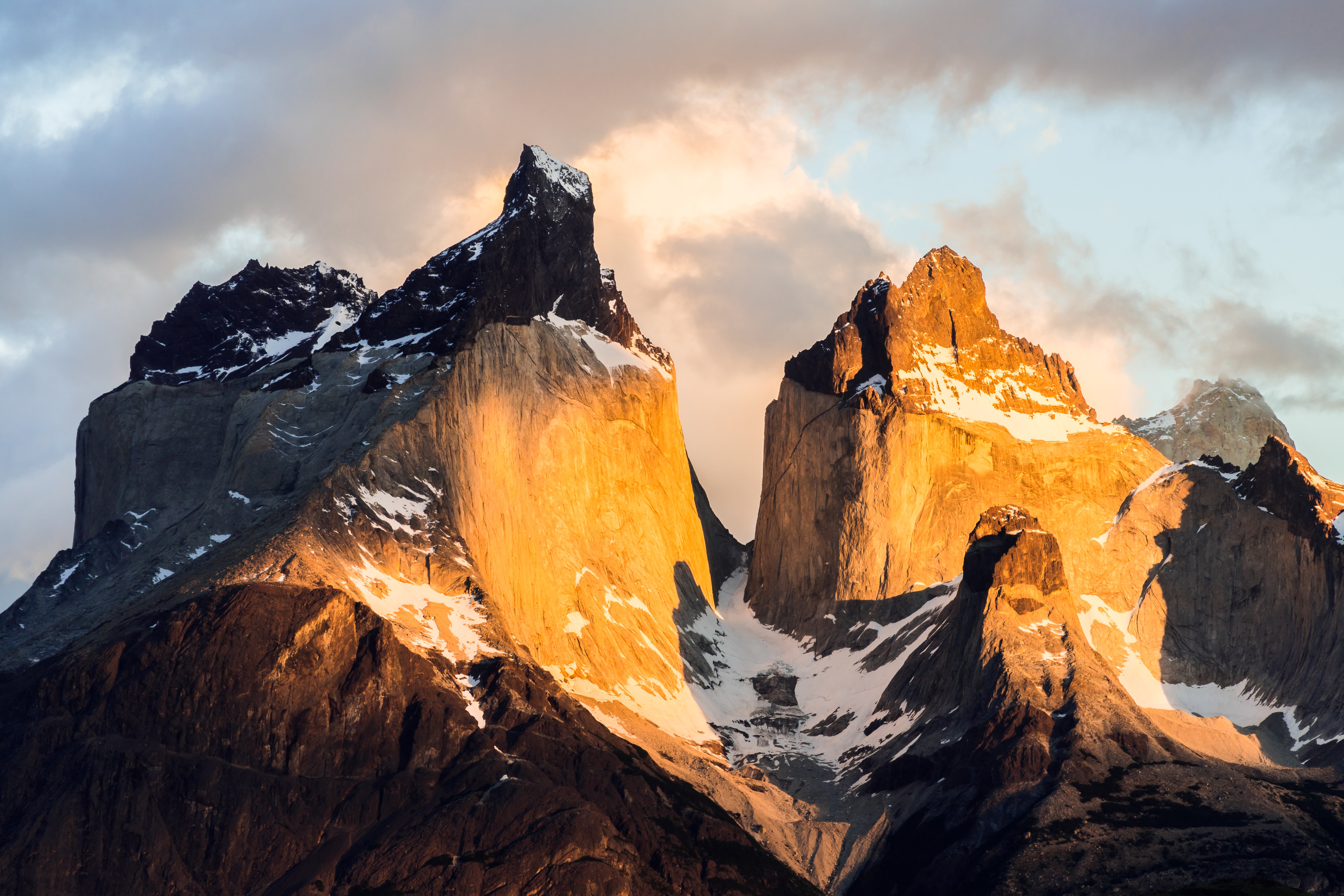 Baixar papel de parede para celular de Montanhas, Penhasco, Torres Del Paine, Terra/natureza gratuito.