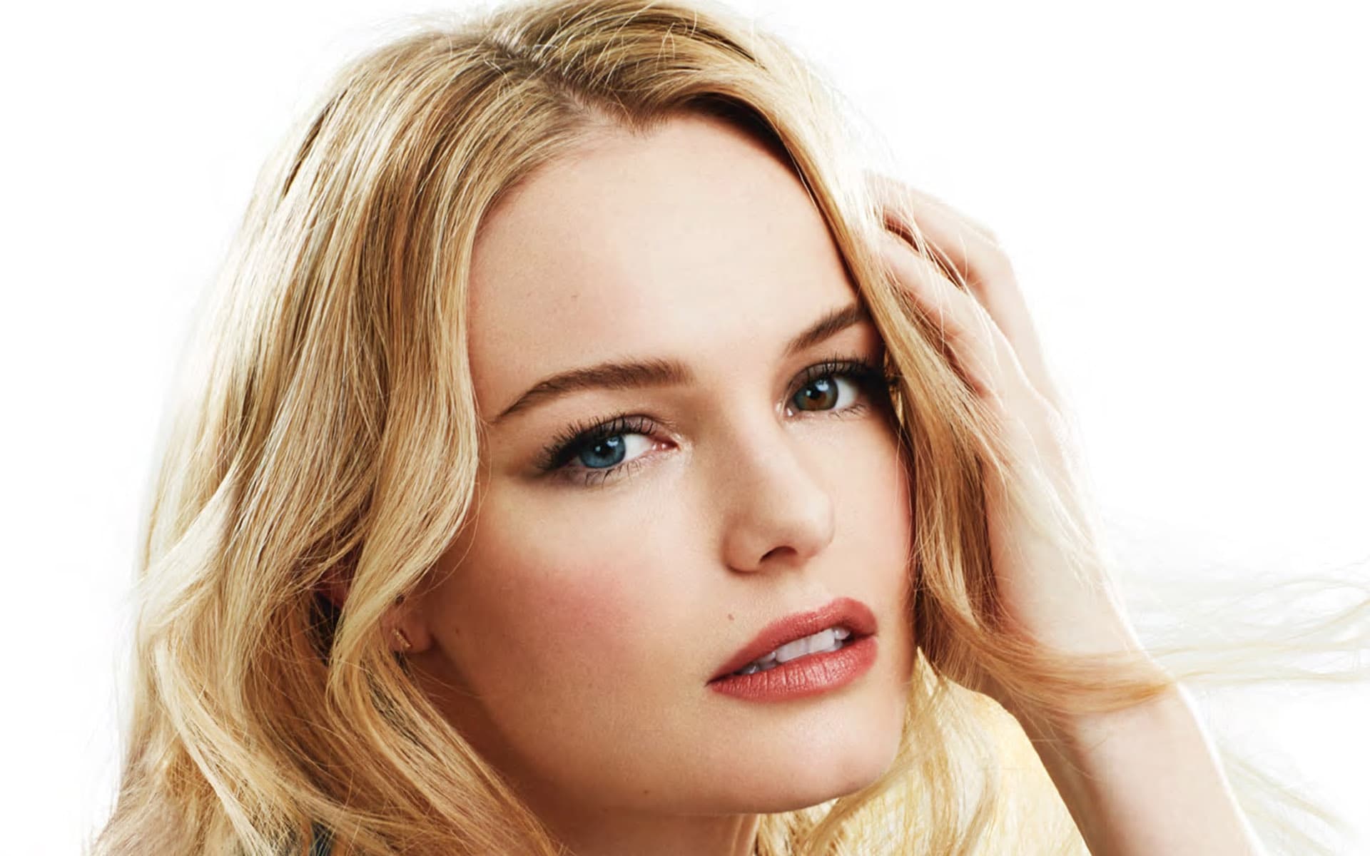 Download mobile wallpaper Blonde, Blue Eyes, Celebrity, Actress, Kate Bosworth for free.