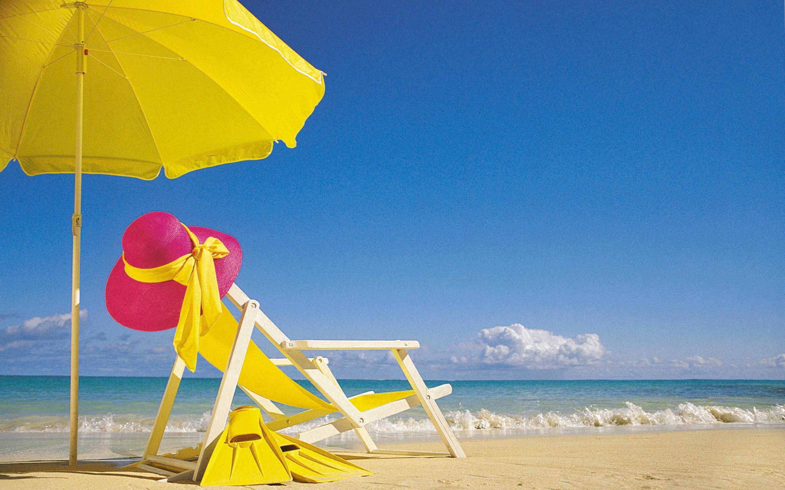 無料モバイル壁紙ピンク, ビーチ, 夏, 地平線, 椅子, 海洋, 黄色, 帽子, 傘, 写真撮影をダウンロードします。