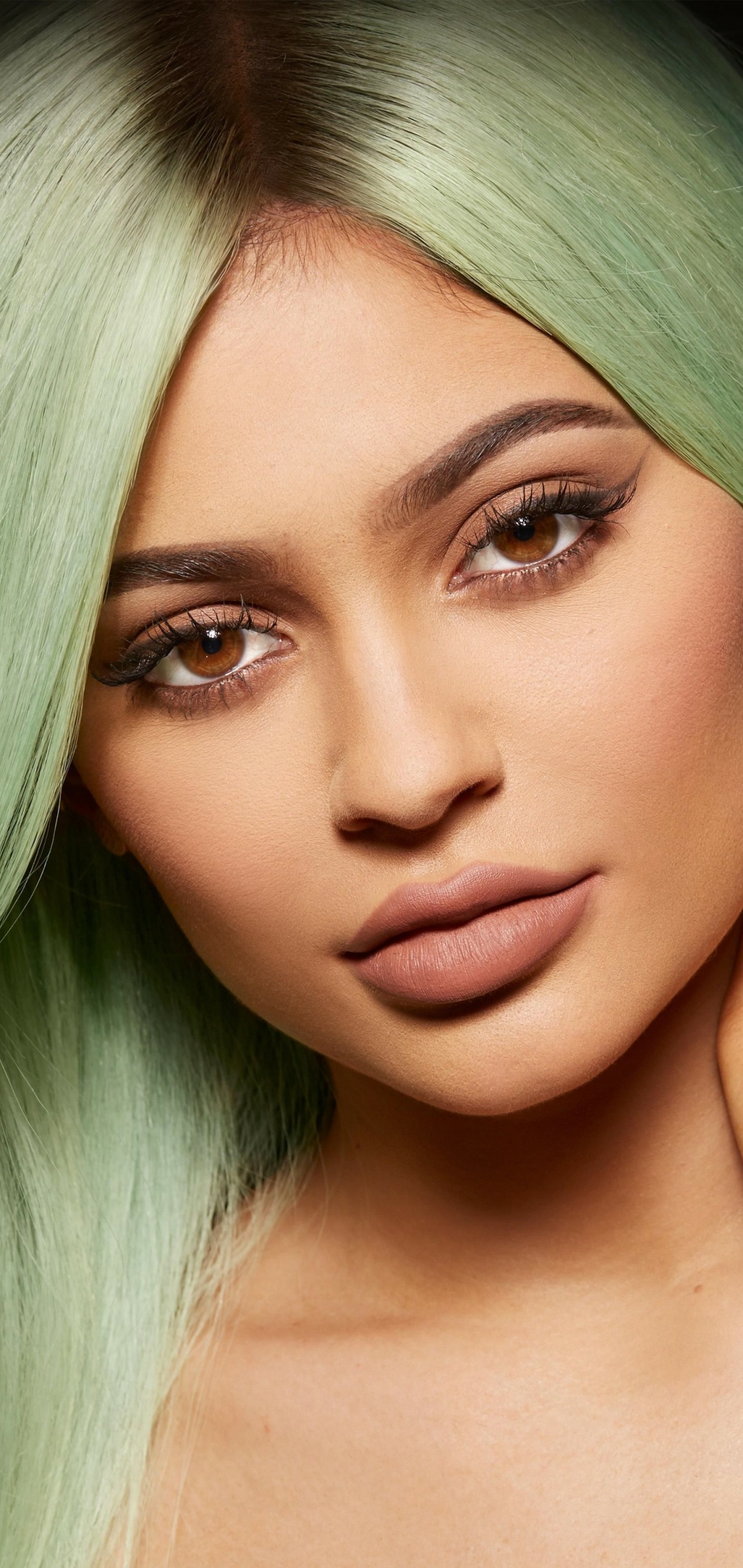 Download mobile wallpaper Model, Celebrity, Kylie Jenner for free.