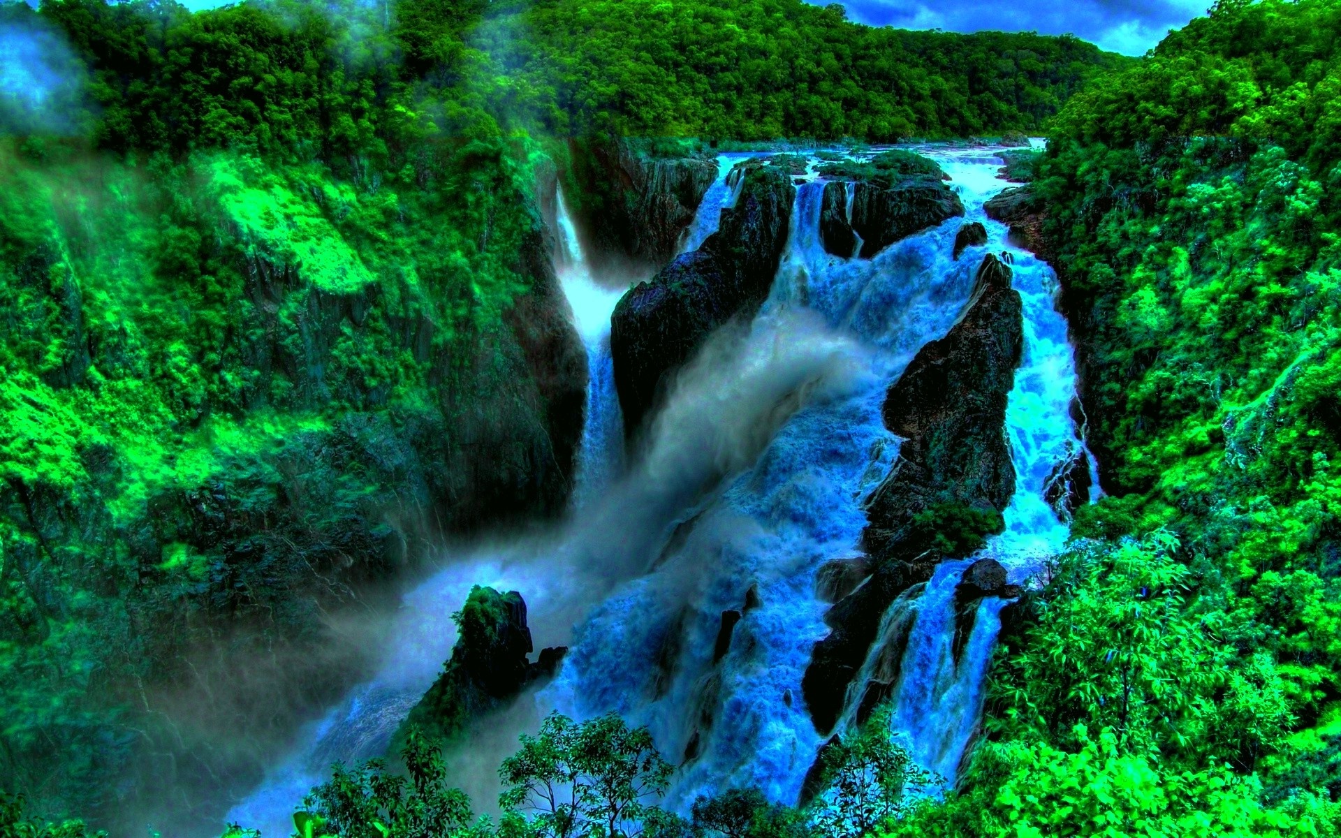 Скачать картинку Водопады, Водопад, Лес, Зеленый, Джунгли, Земля/природа, Тропический Лес в телефон бесплатно.