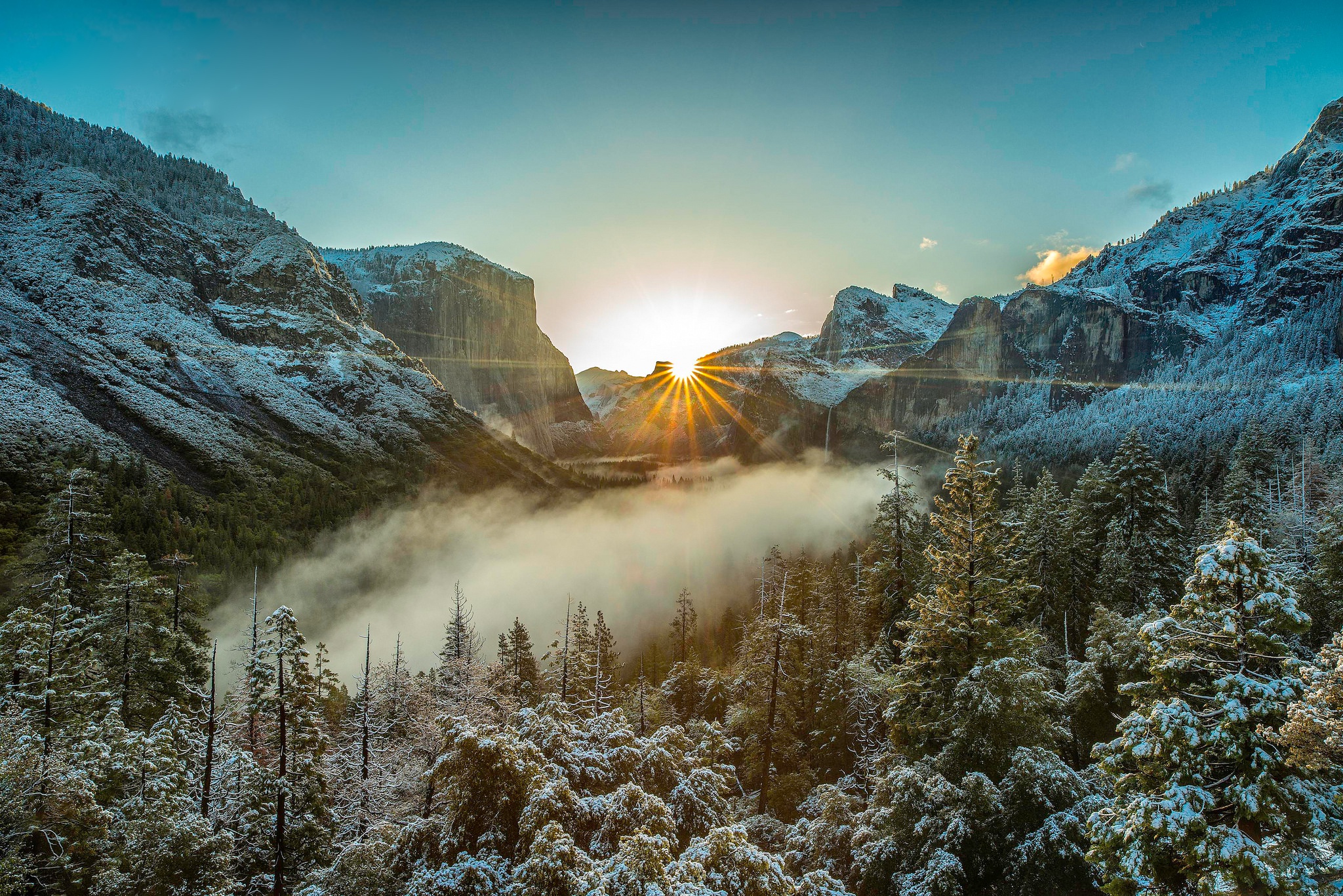 Free download wallpaper Landscape, Nature, Mountain, Fog, Sunrise, Earth, National Park, Yosemite National Park on your PC desktop