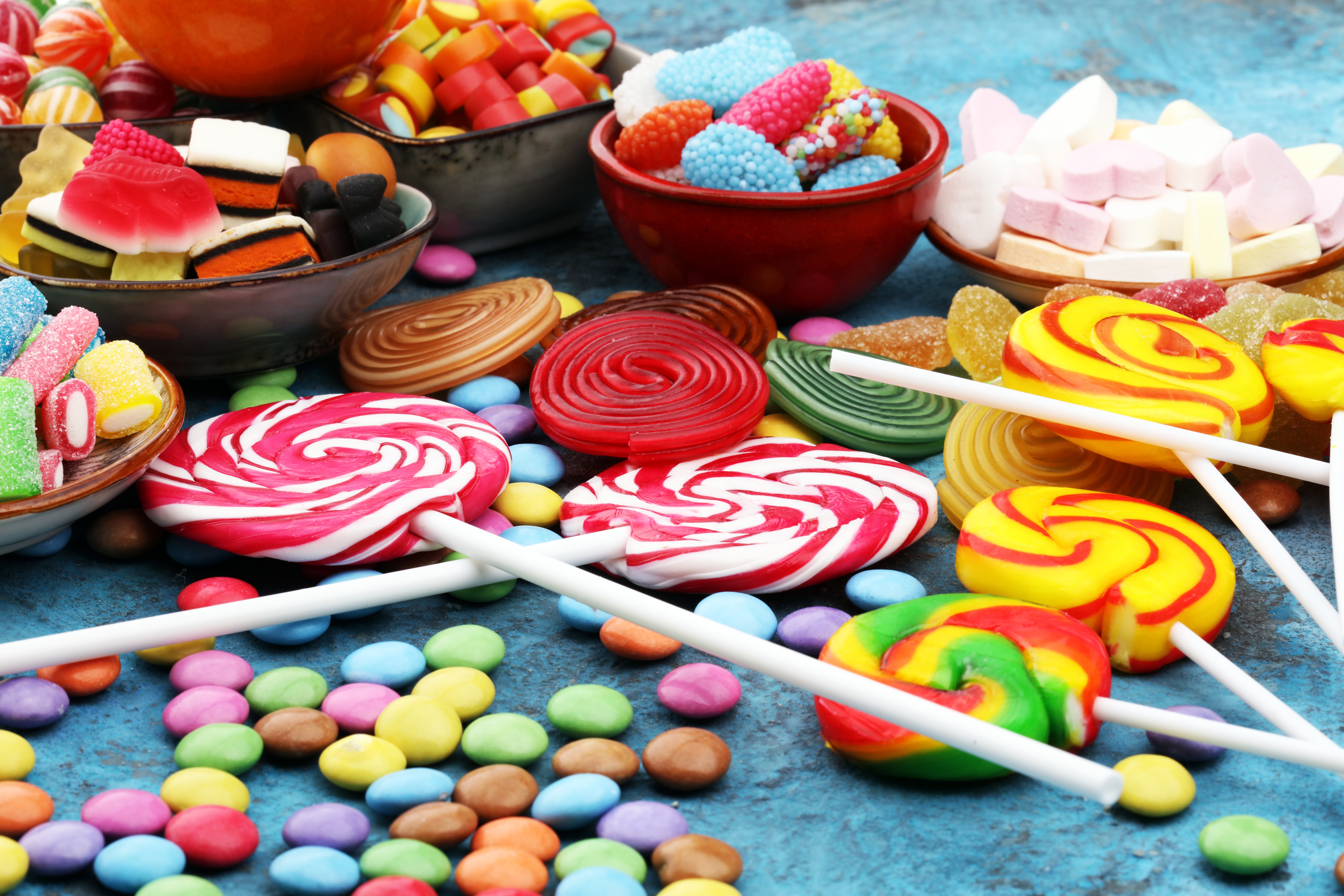 Handy-Wallpaper Farben, Süßigkeiten, Lutscher, Süßwaren, Nahrungsmittel kostenlos herunterladen.