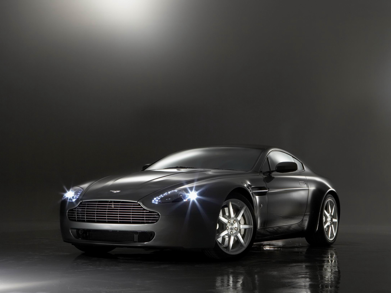 Download mobile wallpaper Aston Martin, Car, Aston Martin V8 Vantage, Vehicles, Silver Car for free.