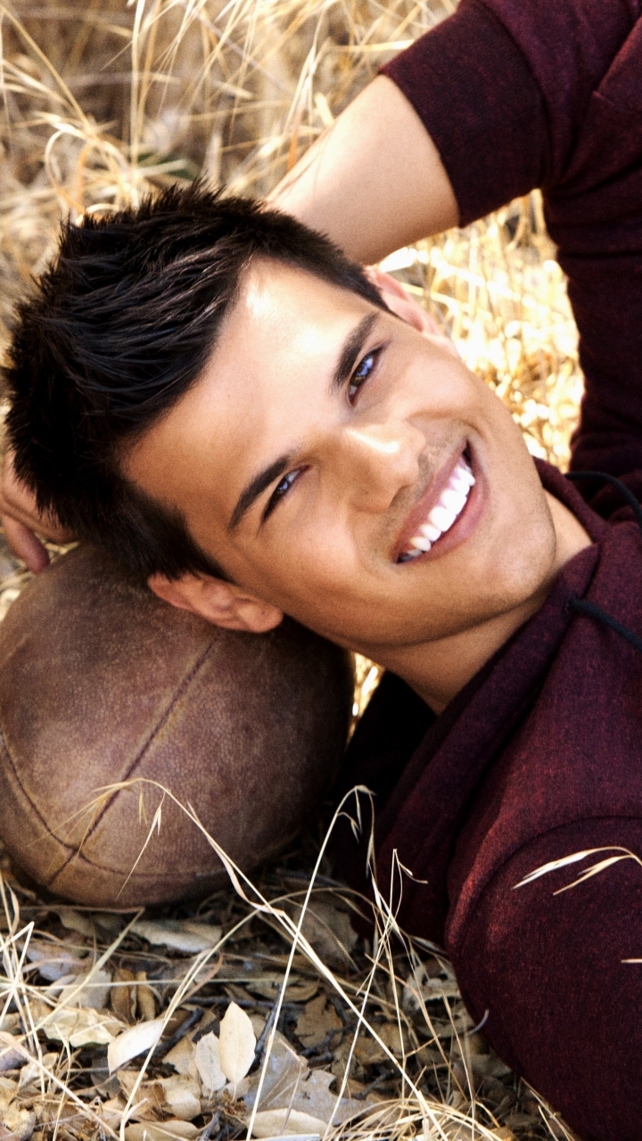 Descarga gratuita de fondo de pantalla para móvil de Taylor Lautner, Celebridades.