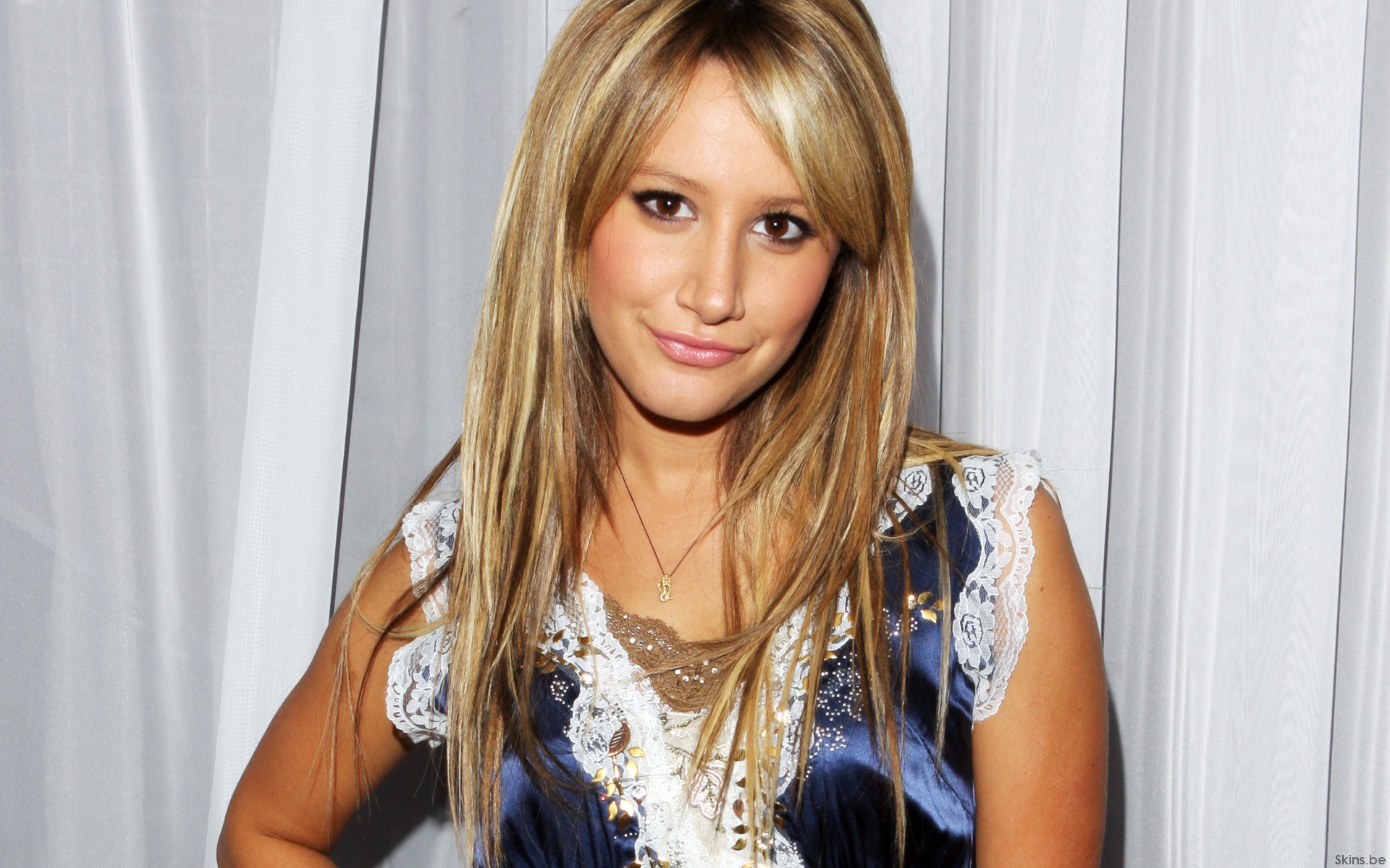  Ashley Tisdale Full HD Wallpaper