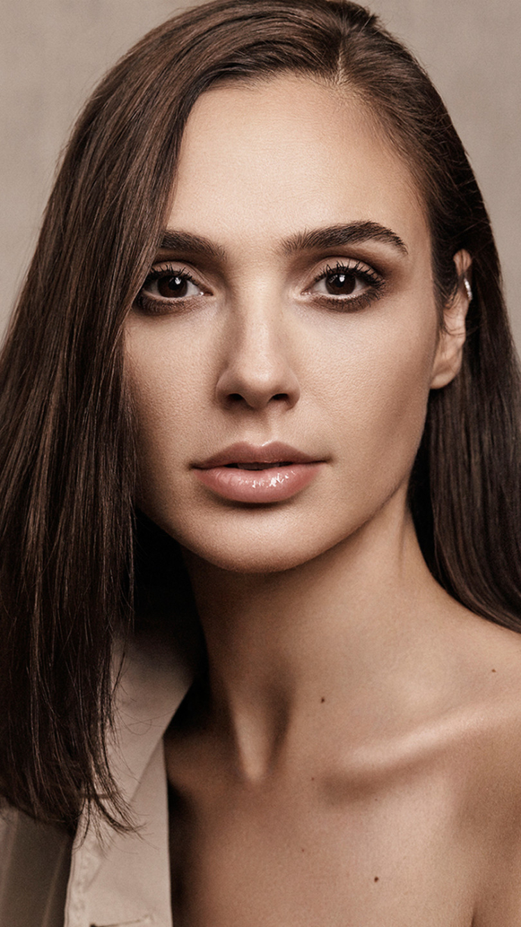 Download mobile wallpaper Face, Brunette, Celebrity, Brown Eyes, Actress, Gal Gadot, Israeli for free.