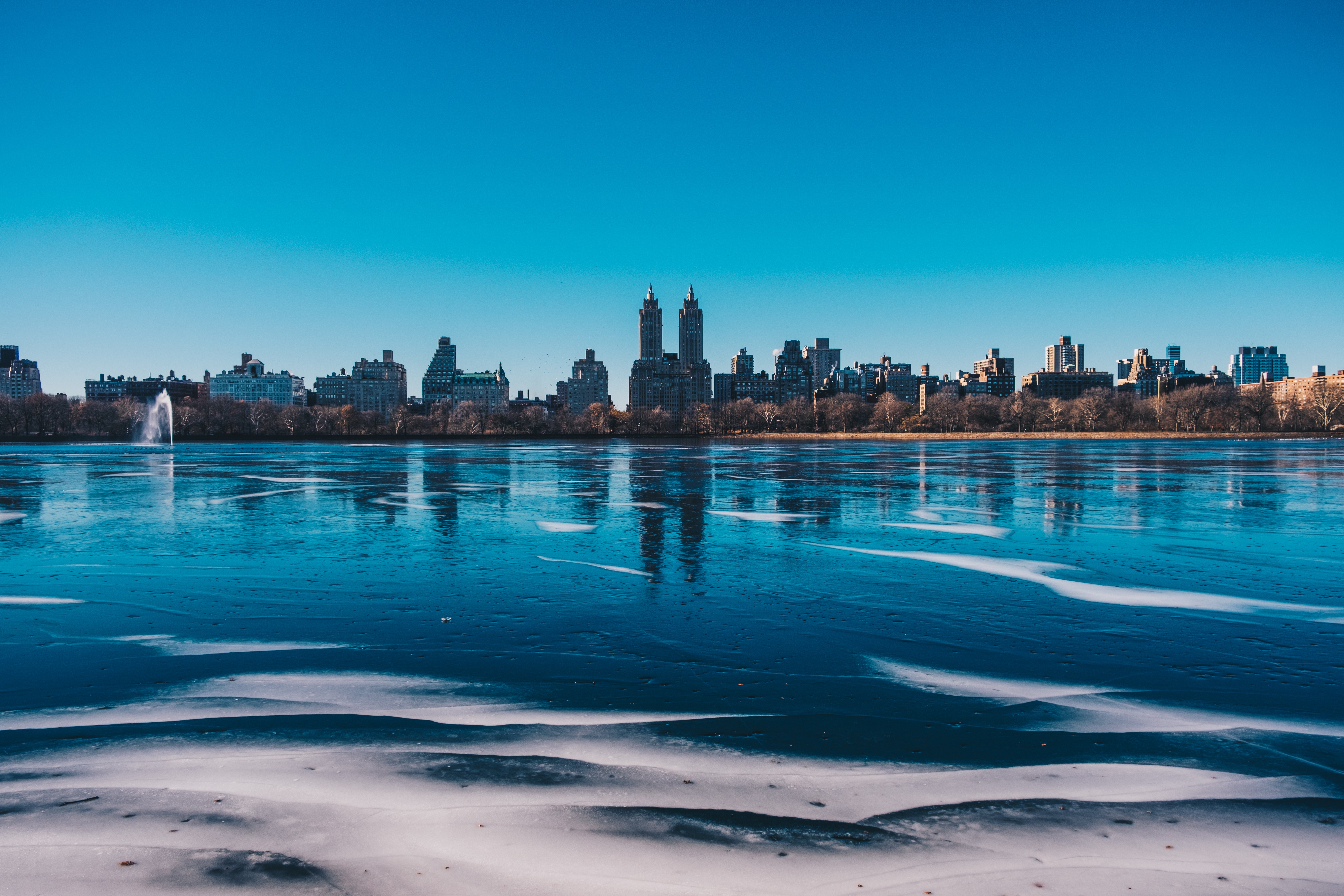 Laden Sie das Panorama, Eis, Bank, Stadt, Städte, Usa, Flüsse, Ufer, New York-Bild kostenlos auf Ihren PC-Desktop herunter