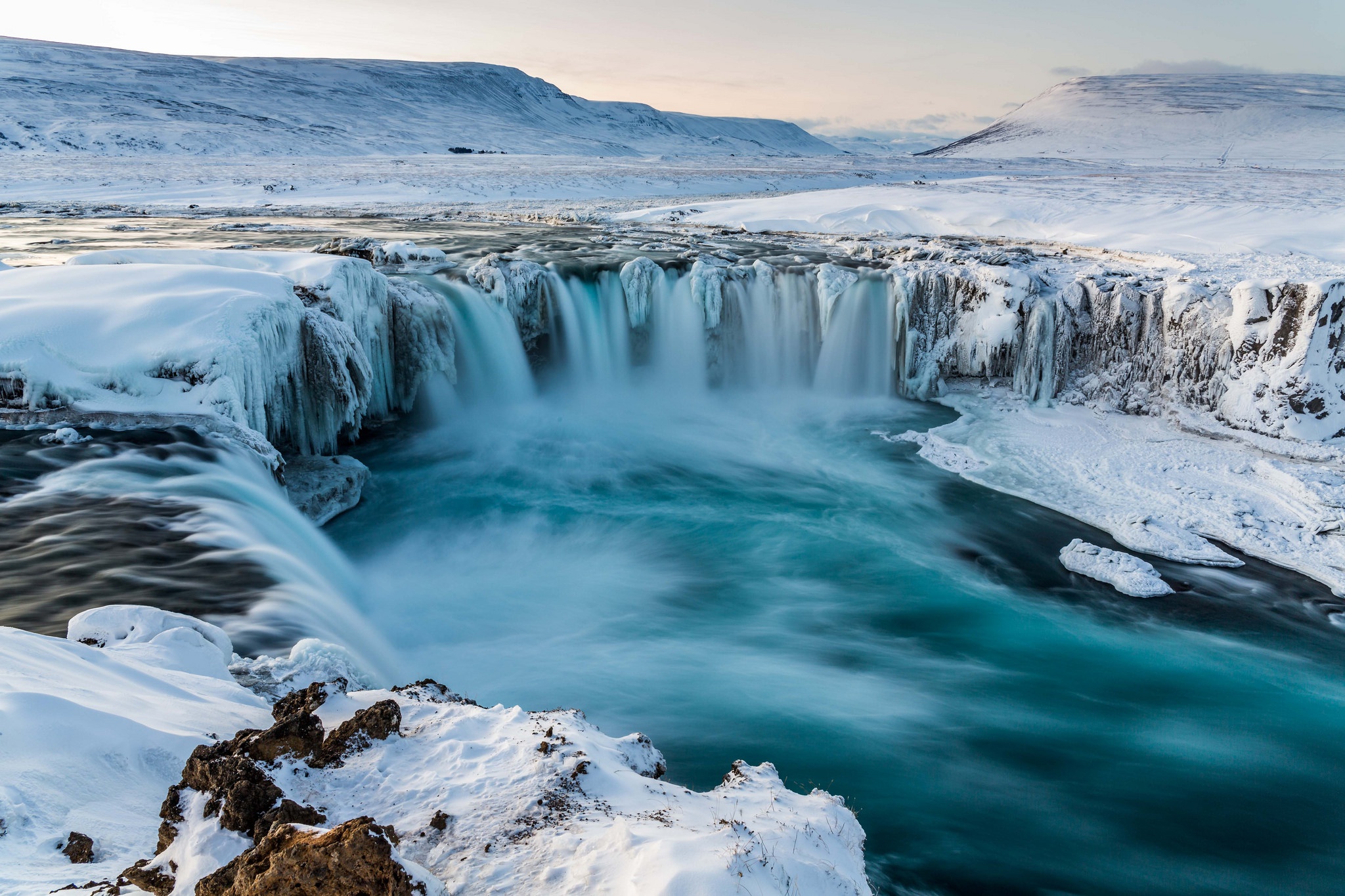 Descarga gratuita de fondo de pantalla para móvil de Invierno, Naturaleza, Cascadas, Nieve, Rio, Cascada, Tierra/naturaleza.