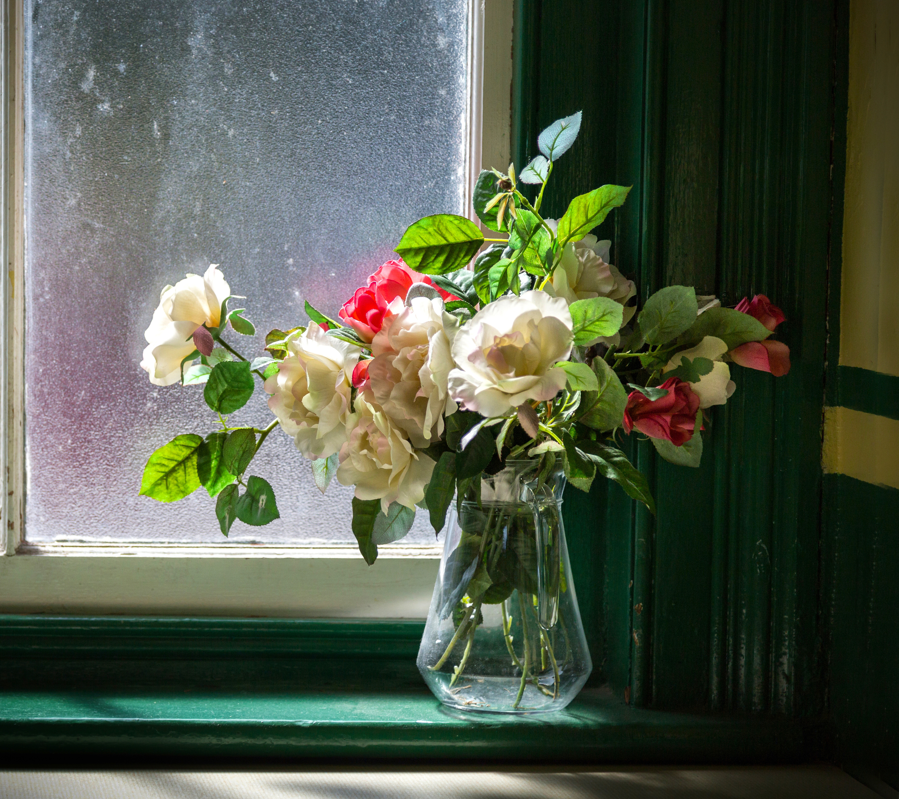 Завантажити шпалери безкоштовно Натюрморт, Квітка, Вікно, Ваза, Фотографія, Біла Квітка картинка на робочий стіл ПК