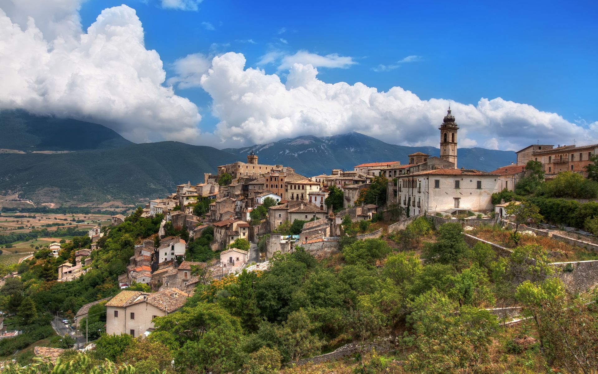 Laden Sie das Italien, Stadt, Haus, Platz, Gebirge, Fotografie, Abruzzen-Bild kostenlos auf Ihren PC-Desktop herunter