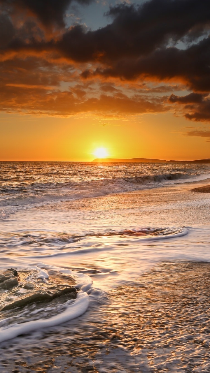 Скачать картинку Море, Пляж, Земля/природа, Закат Солнца в телефон бесплатно.