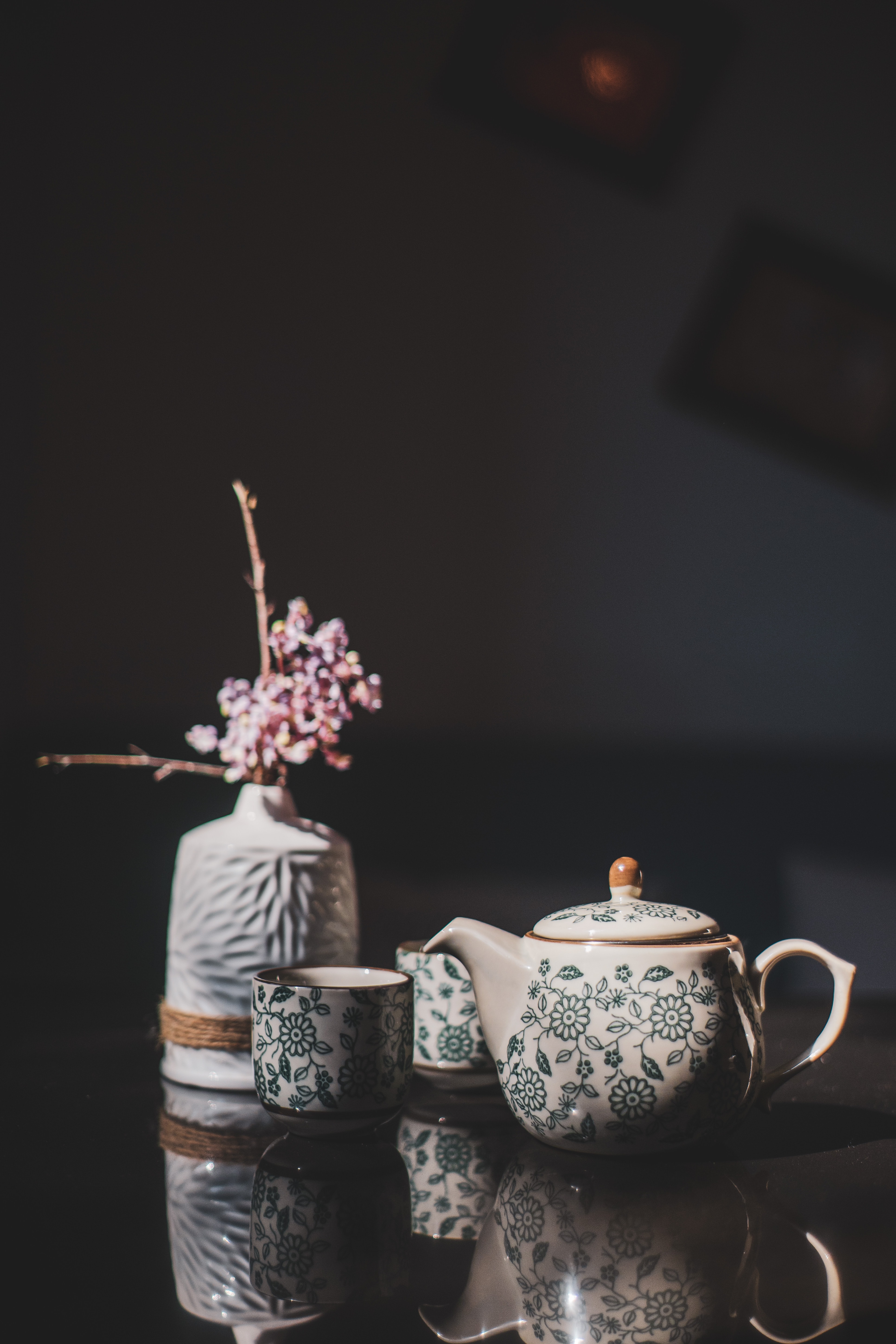 flowers, cups, miscellanea, miscellaneous, vase, decor, teapot, kettle