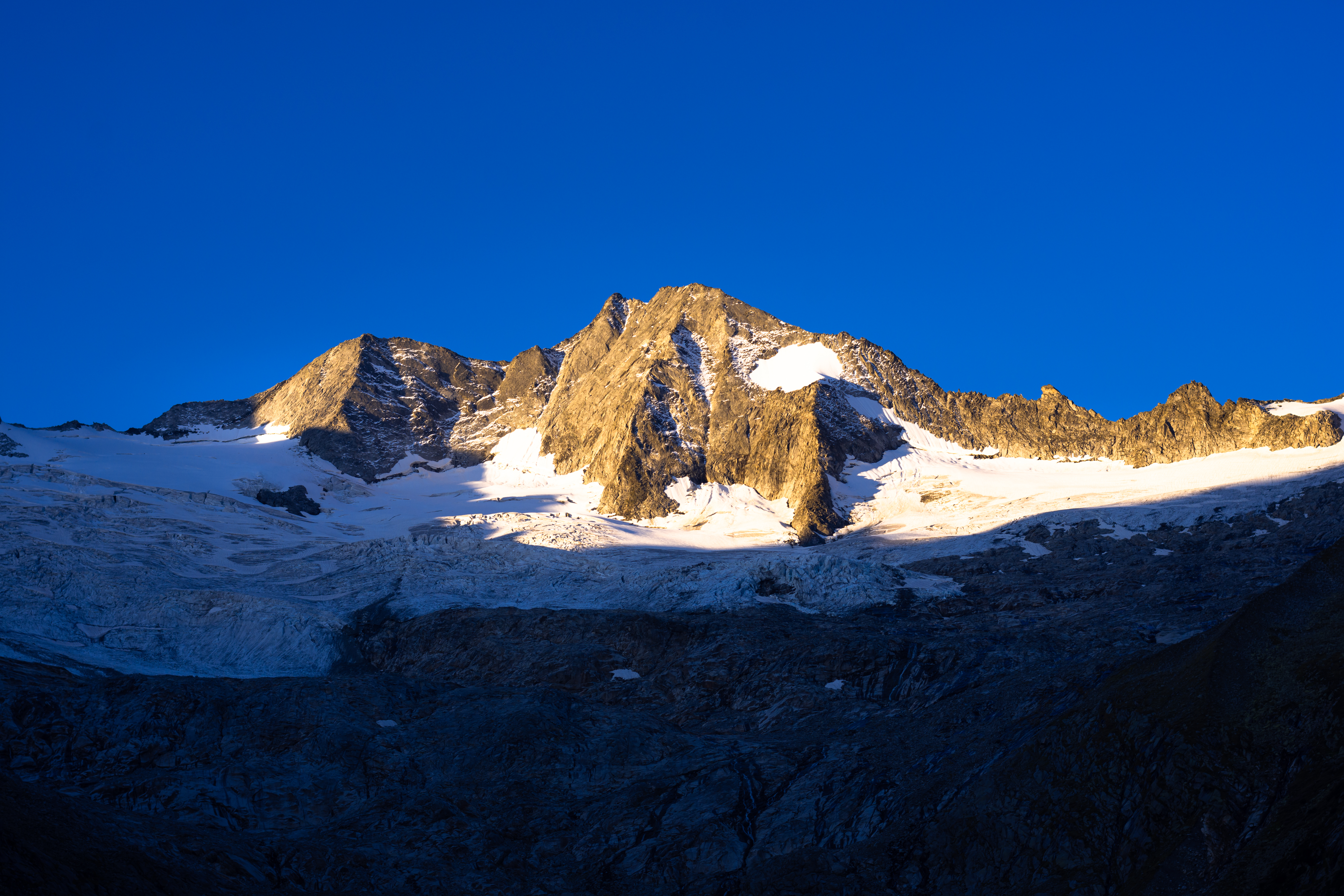 Free download wallpaper Snow, Mountain, Top, Shadow, Vertex, Nature, Landscape on your PC desktop