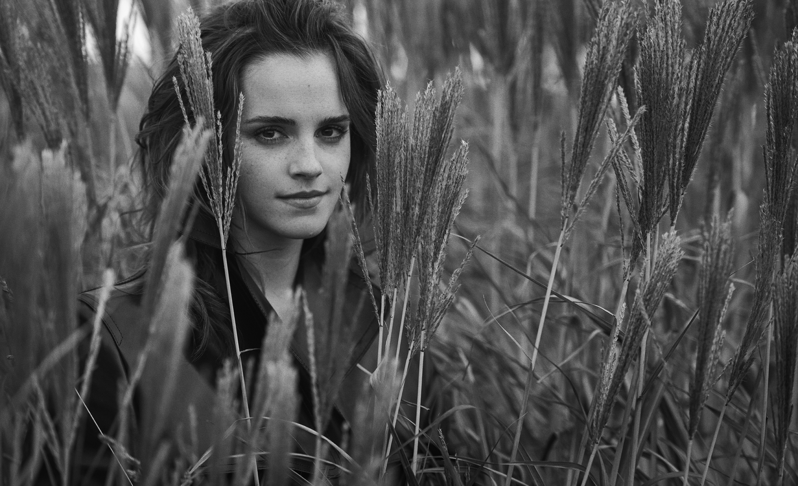 Téléchargez des papiers peints mobile Emma Watson, Anglais, Célébrités, Noir & Blanc, Actrice gratuitement.
