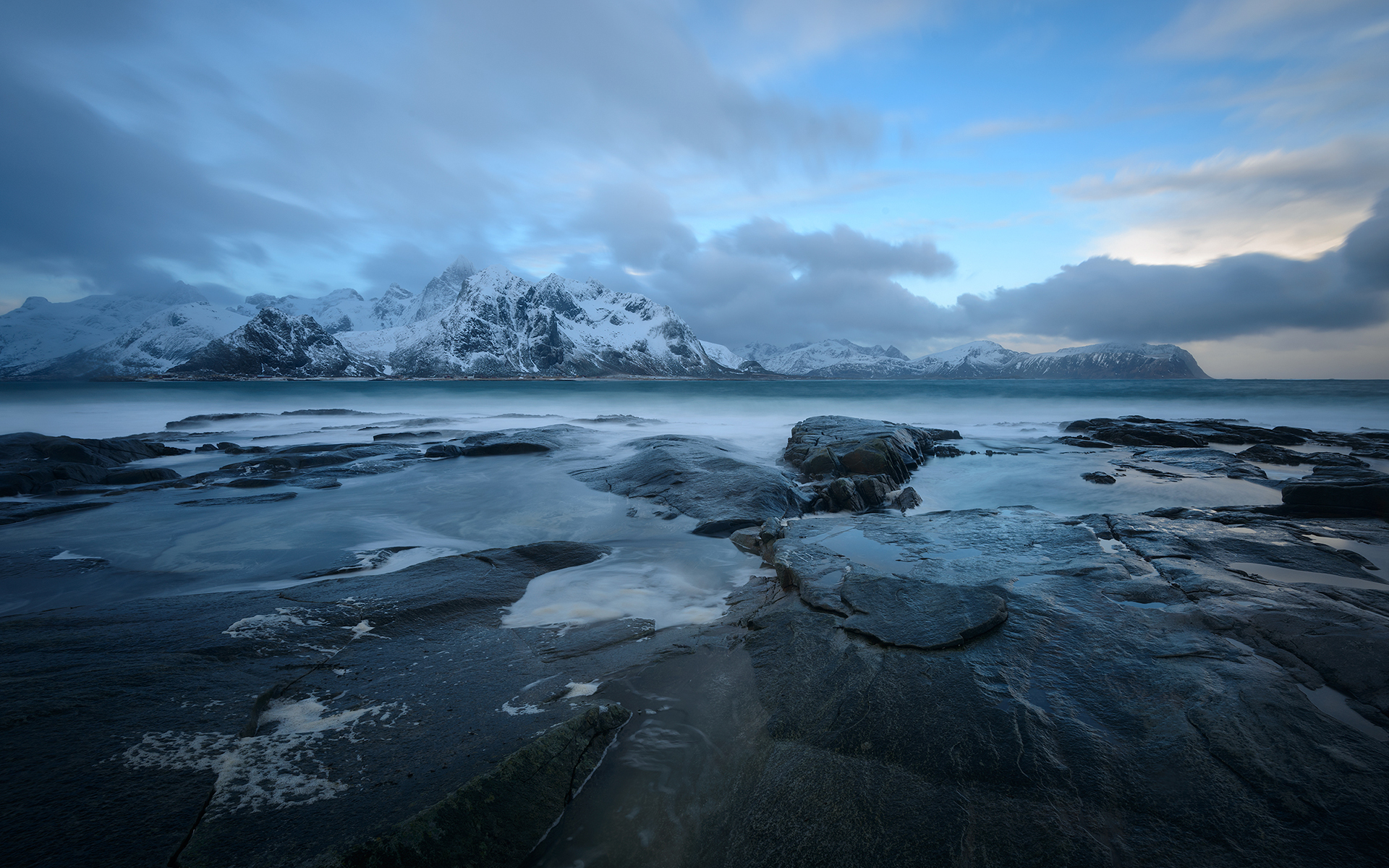 Baixe gratuitamente a imagem Inverno, Neve, Montanha, Lago, Nuvem, Terra/natureza na área de trabalho do seu PC