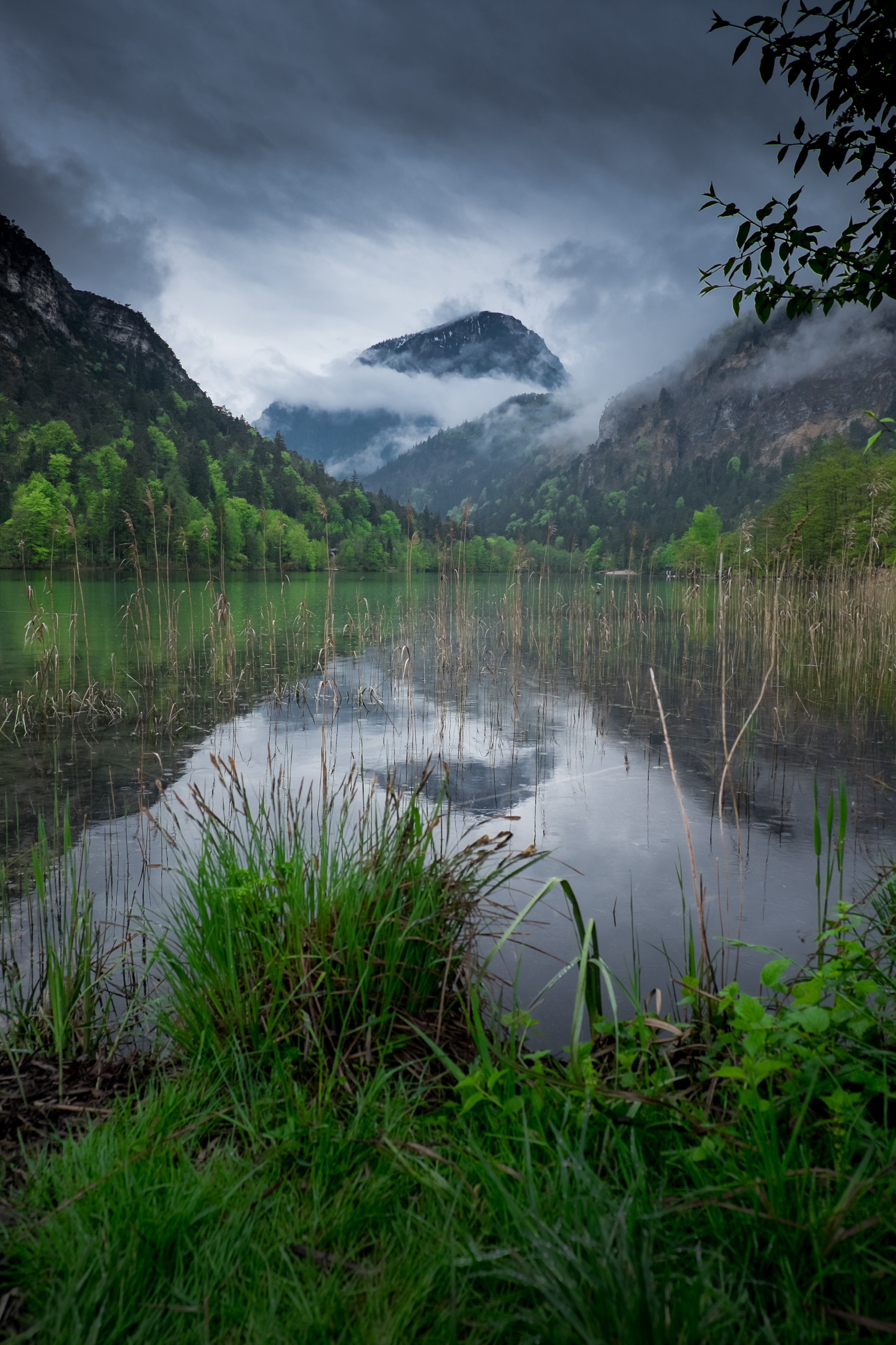 Descarga gratis la imagen Naturaleza, Montañas, Nubes, Lago, Bosque, Paisaje en el escritorio de tu PC