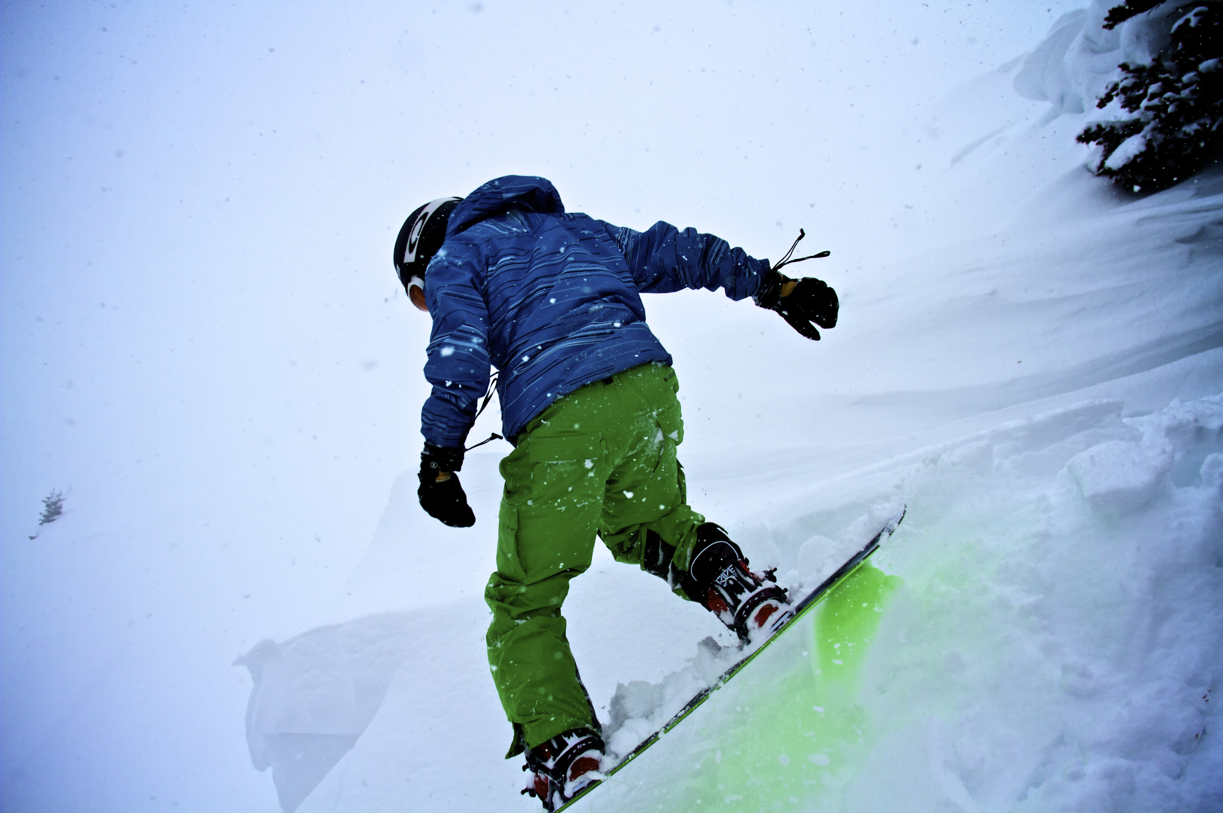 118698 baixar imagens esportes, inverno, snowboard, snowboarder, nevada, queda de neve - papéis de parede e protetores de tela gratuitamente