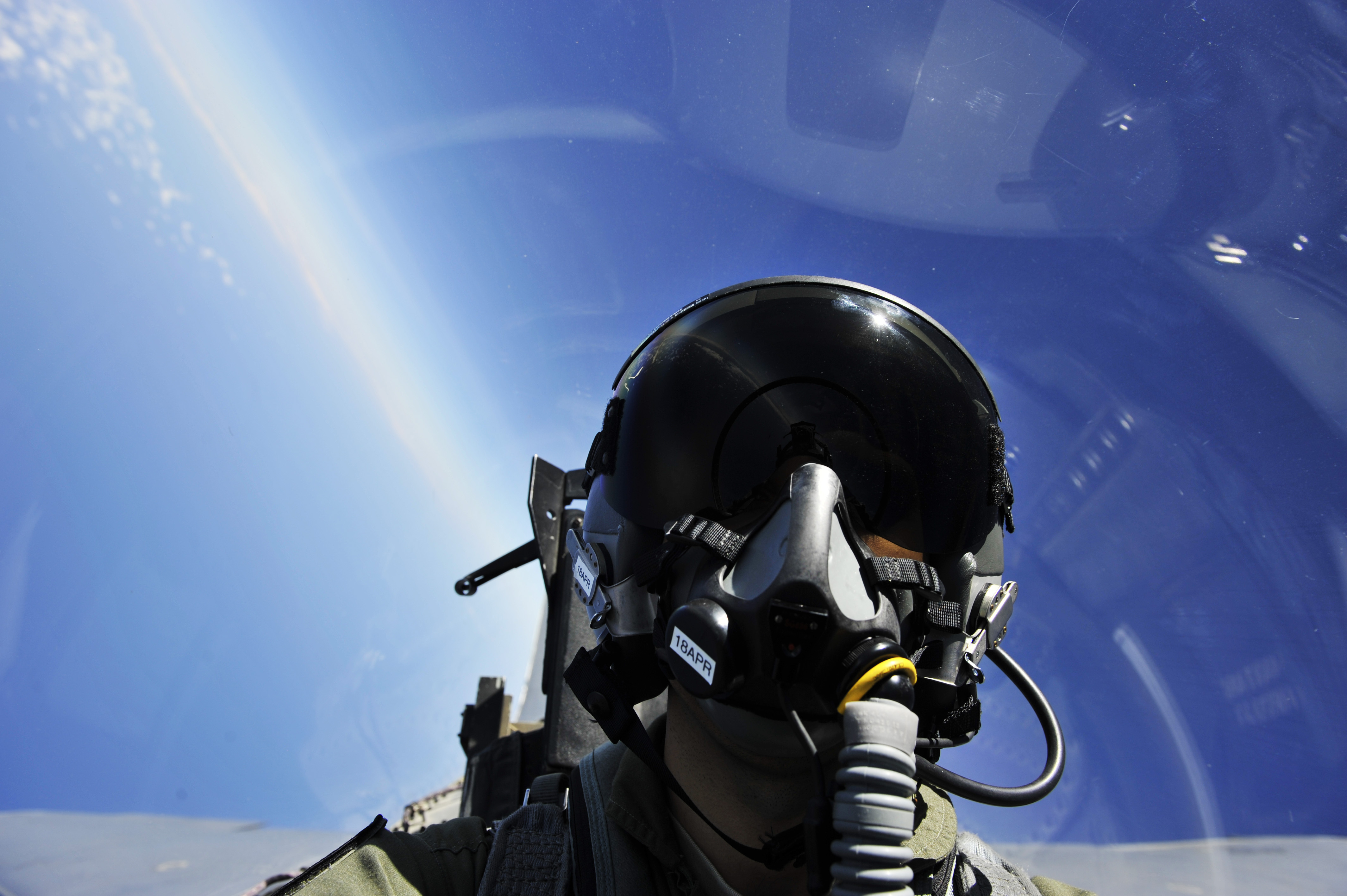 1051374 descargar fondo de pantalla militar, piloto, fuerza aérea de los estados unidos: protectores de pantalla e imágenes gratis