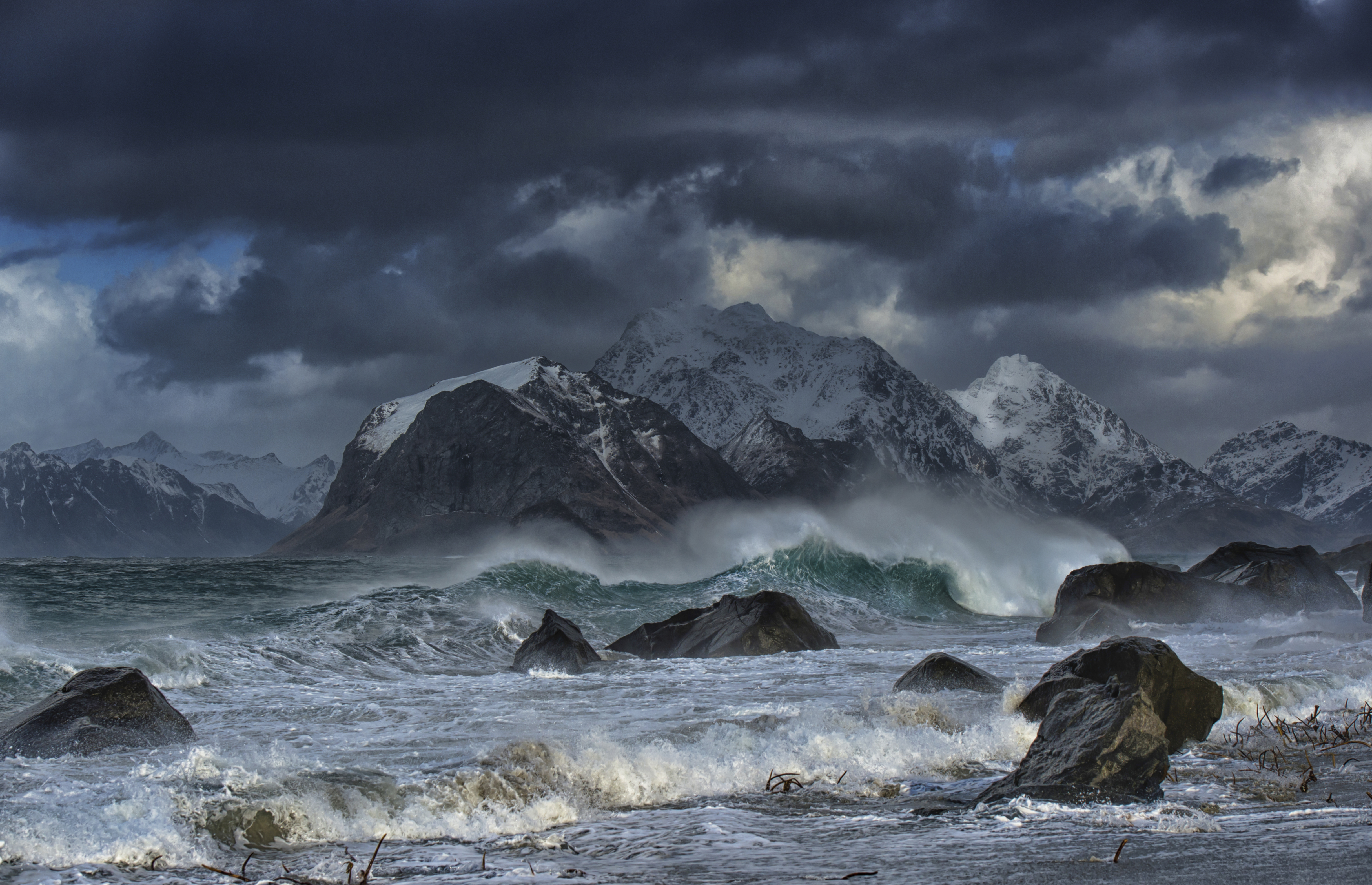 1523171 descargar imagen tierra/naturaleza, paisaje marino, islas lofoten, montaña, noruega, mar: fondos de pantalla y protectores de pantalla gratis