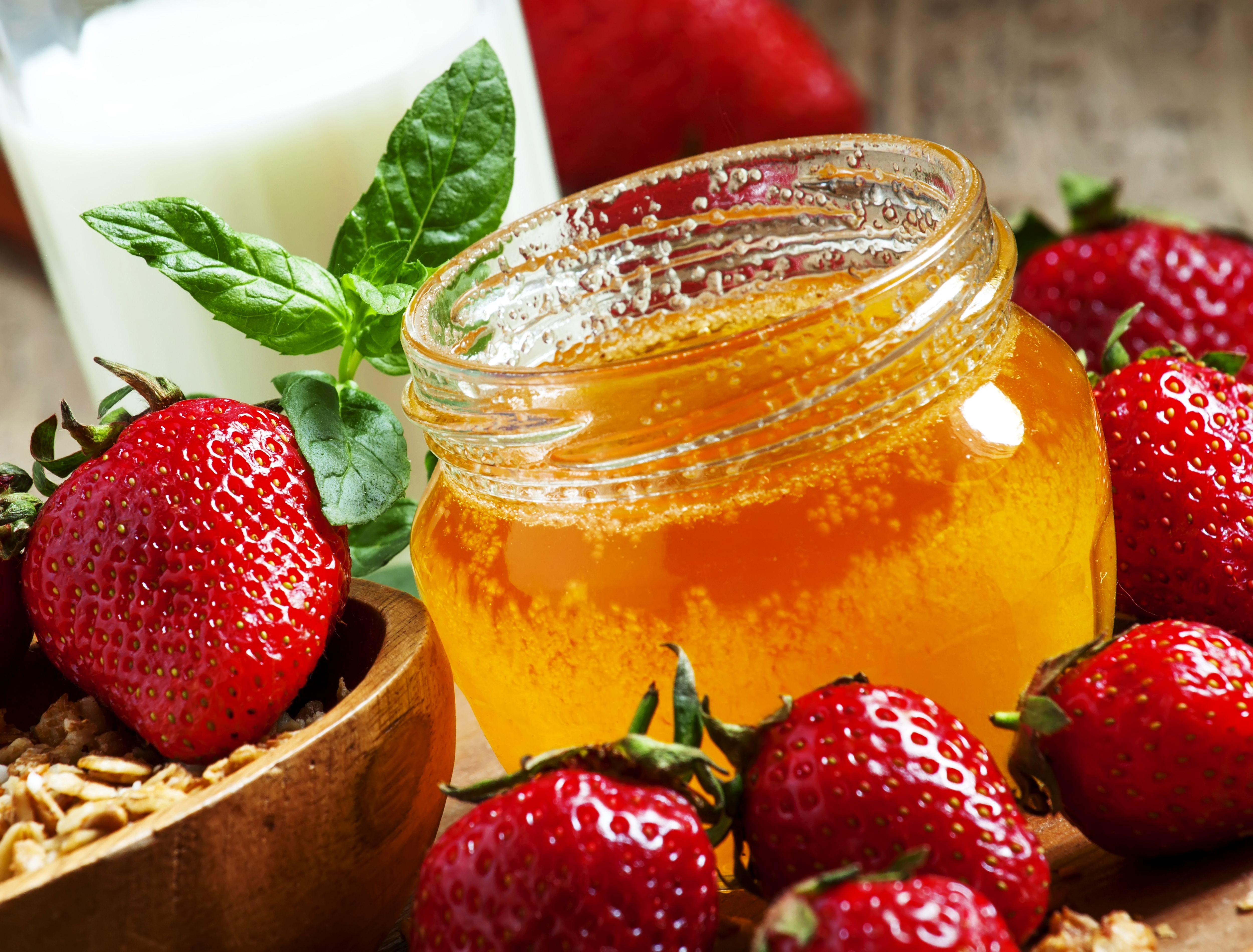 Free download wallpaper Food, Strawberry, Honey on your PC desktop