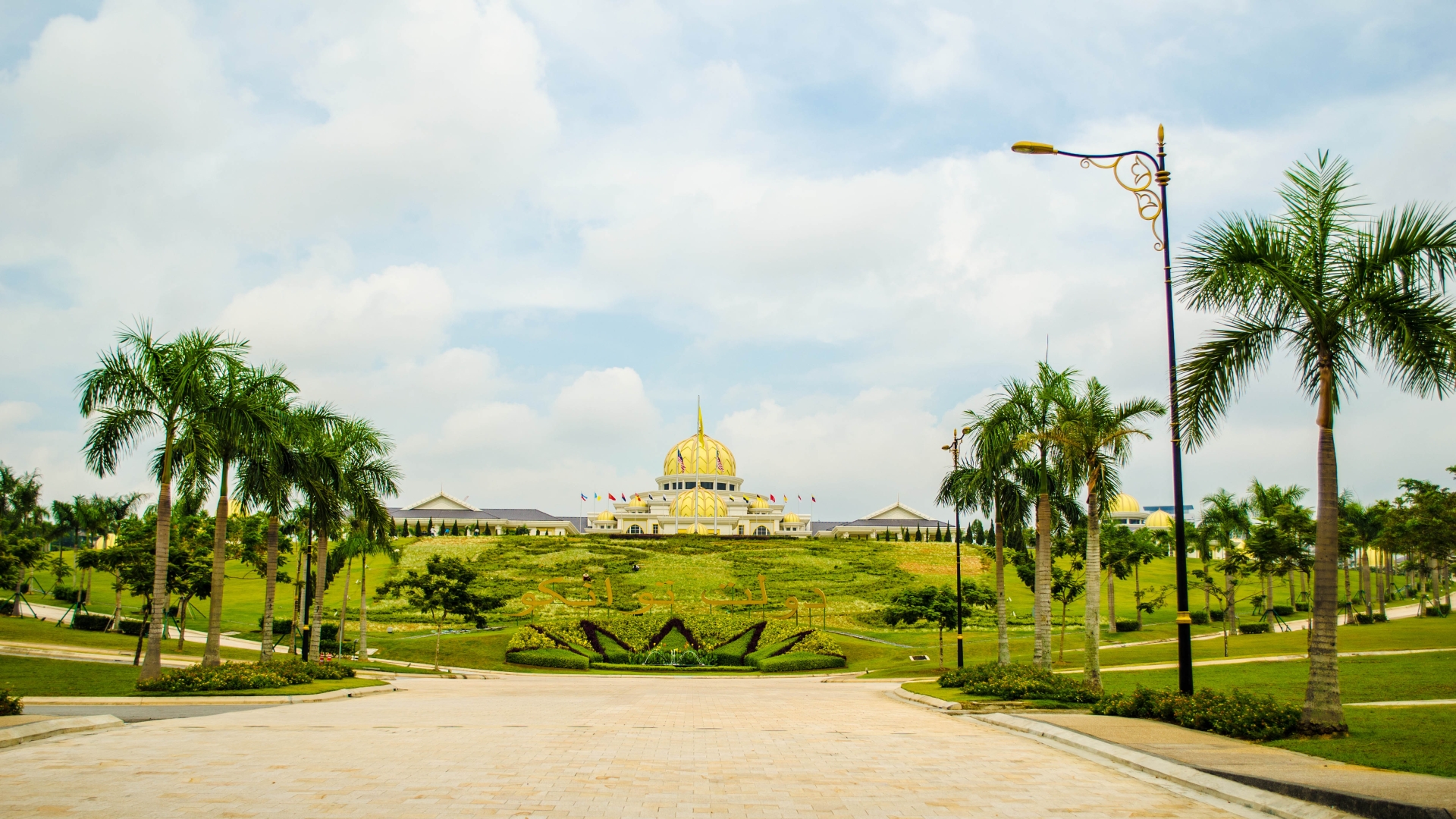 Laden Sie Istana Negara Jakarta HD-Desktop-Hintergründe herunter