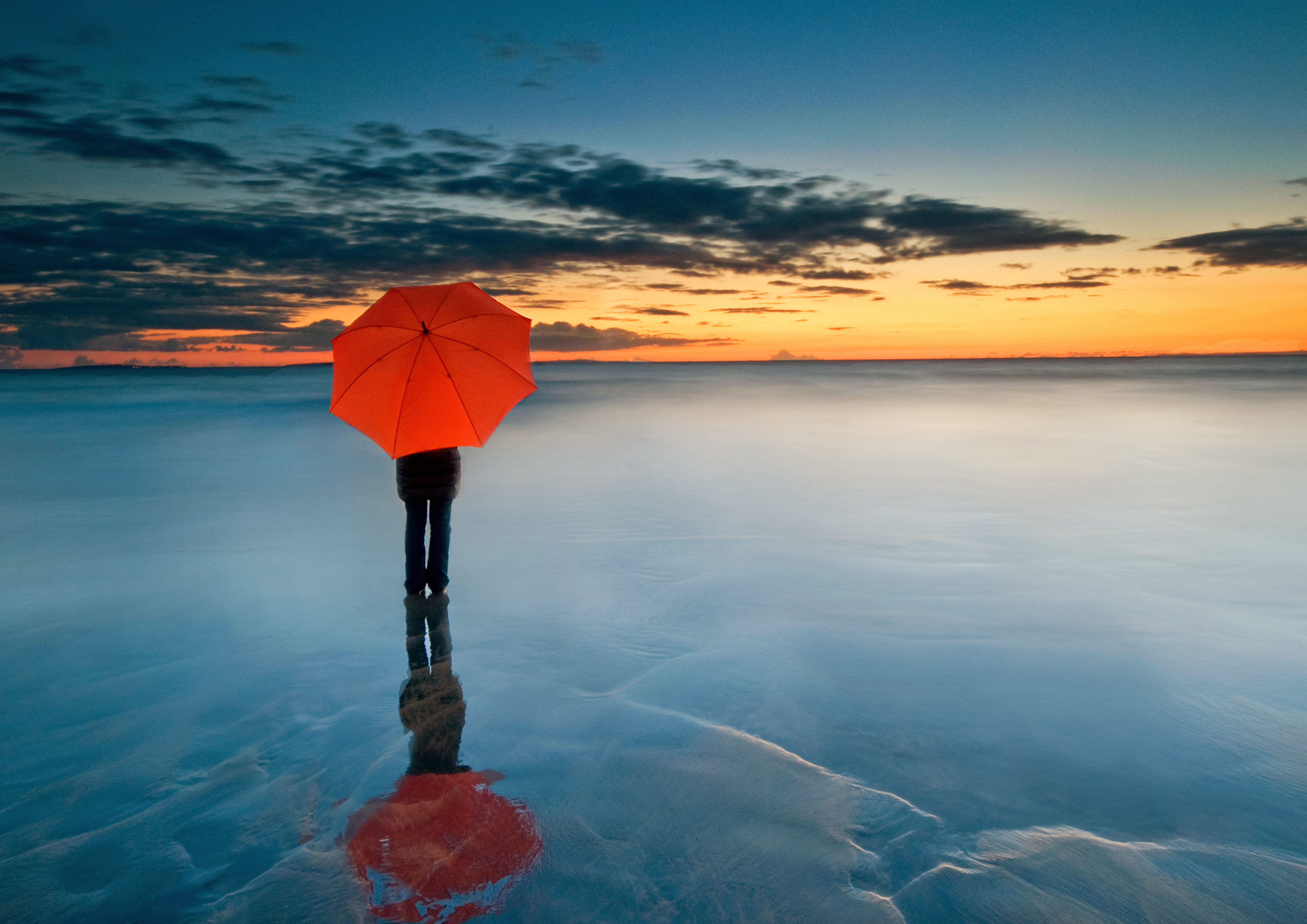 Download mobile wallpaper Sunset, Sea, Horizon, Reflection, Alone, Umbrella, Frozen, Cloud, Rear, Photography, Scenic for free.