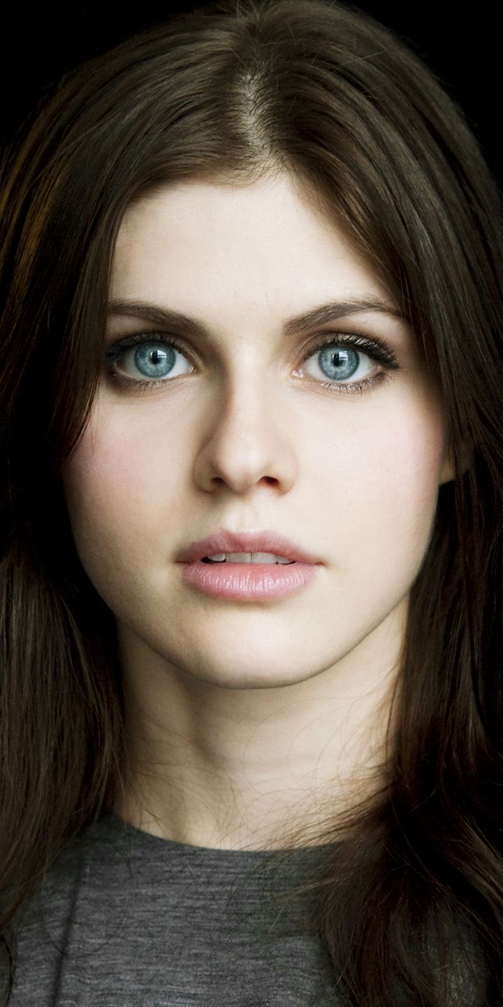 Handy-Wallpaper Berühmtheiten, Alexandra Daddario kostenlos herunterladen.