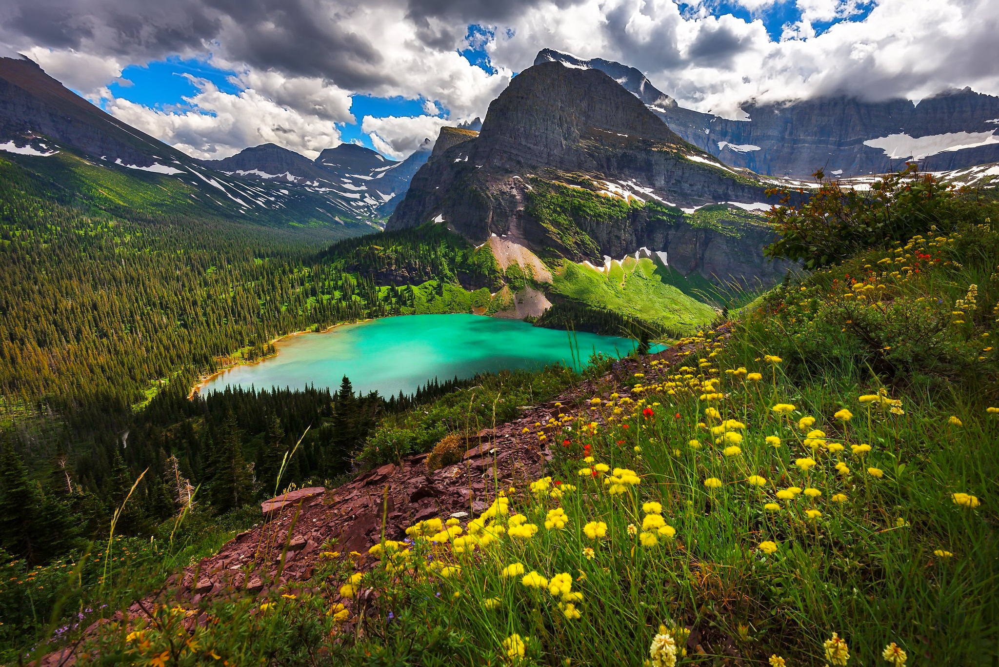 Скачать обои бесплатно Горы, Гора, Озеро, Цветок, Желтый Цветок, Земля/природа картинка на рабочий стол ПК