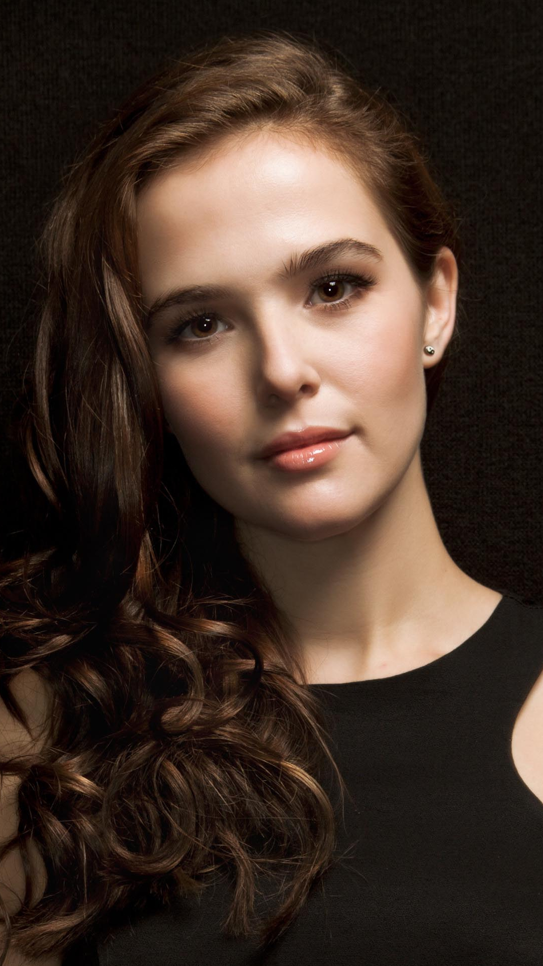 Download mobile wallpaper Brunette, American, Celebrity, Brown Eyes, Actress, Zoey Deutch for free.