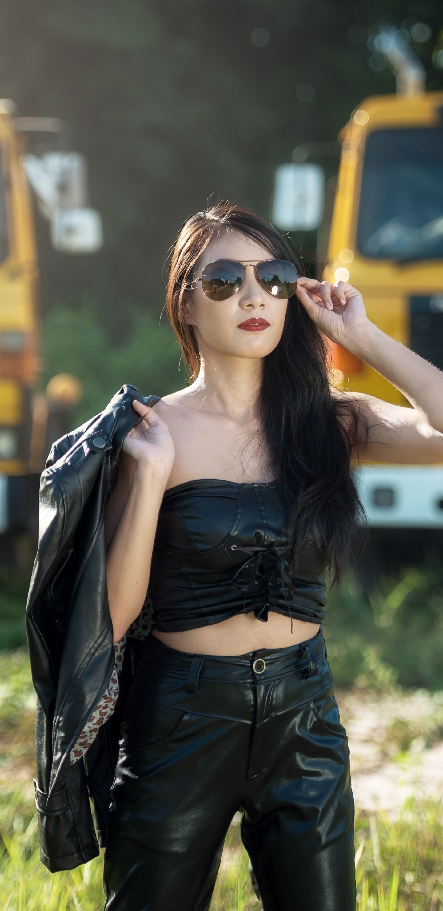 Download mobile wallpaper Brunette, Sunglasses, Model, Women, Asian for free.