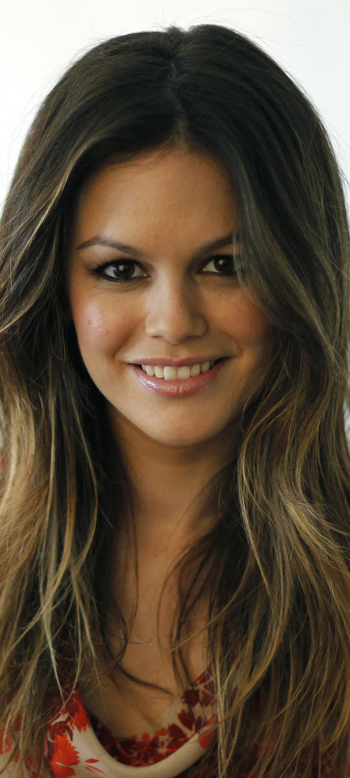 Baixar papel de parede para celular de Morena, Celebridade, Olhos Castanhos, Cabelo Castanho, Atriz, Rachel Bilson gratuito.