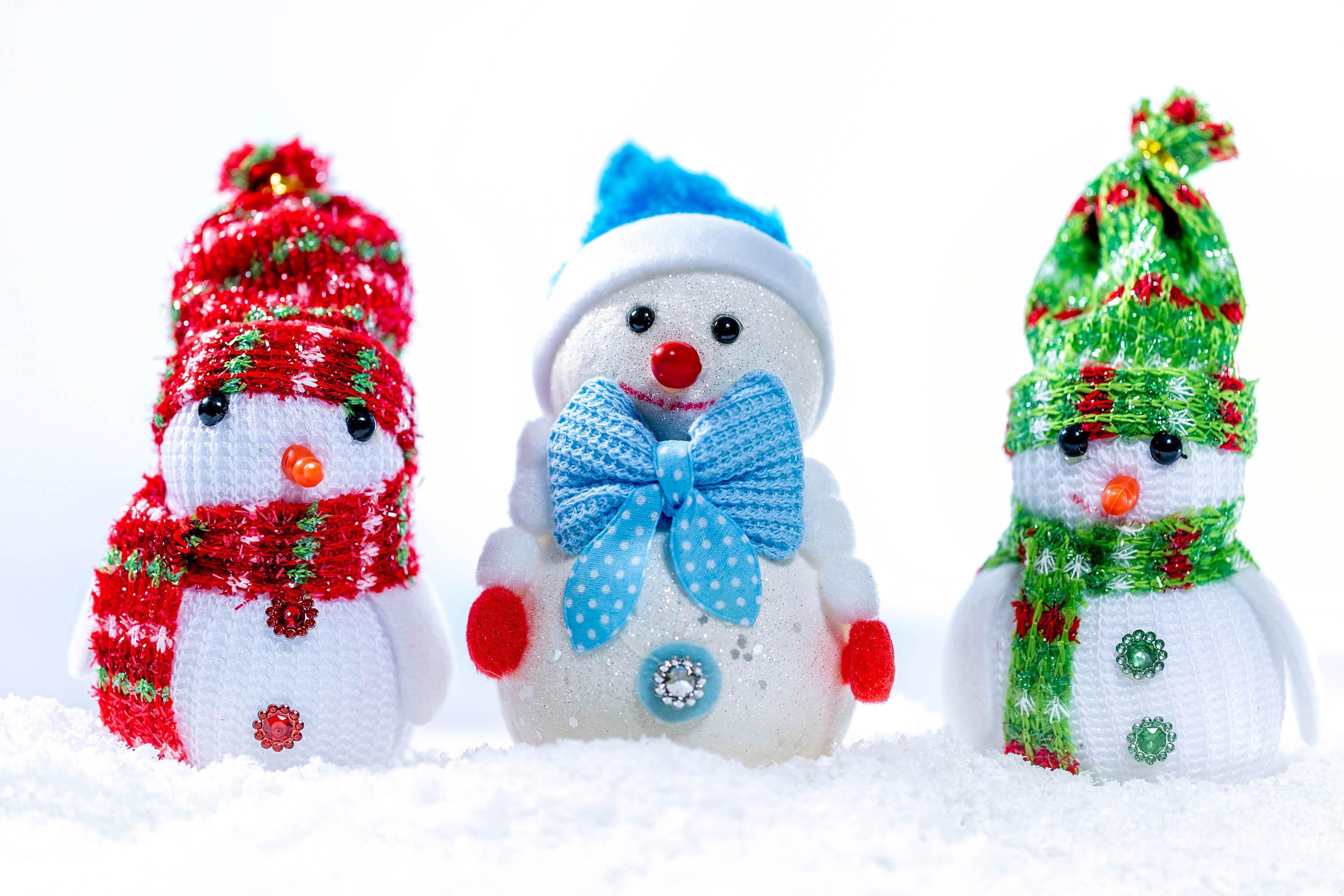 Download mobile wallpaper Snowman, Colorful, Hat, Cute, Photography, Scarf for free.