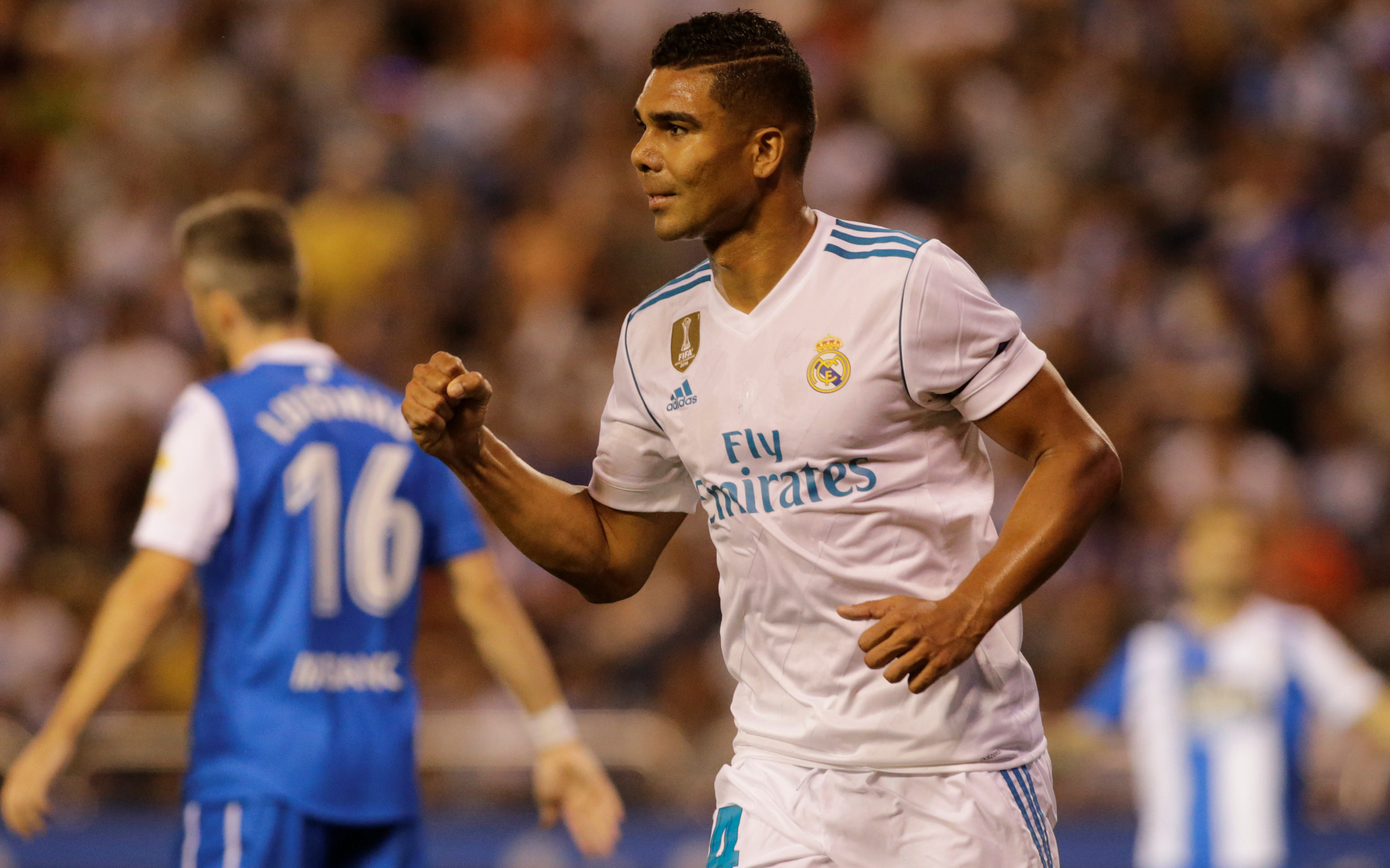Download mobile wallpaper Sports, Soccer, Real Madrid C F, Casemiro for free.