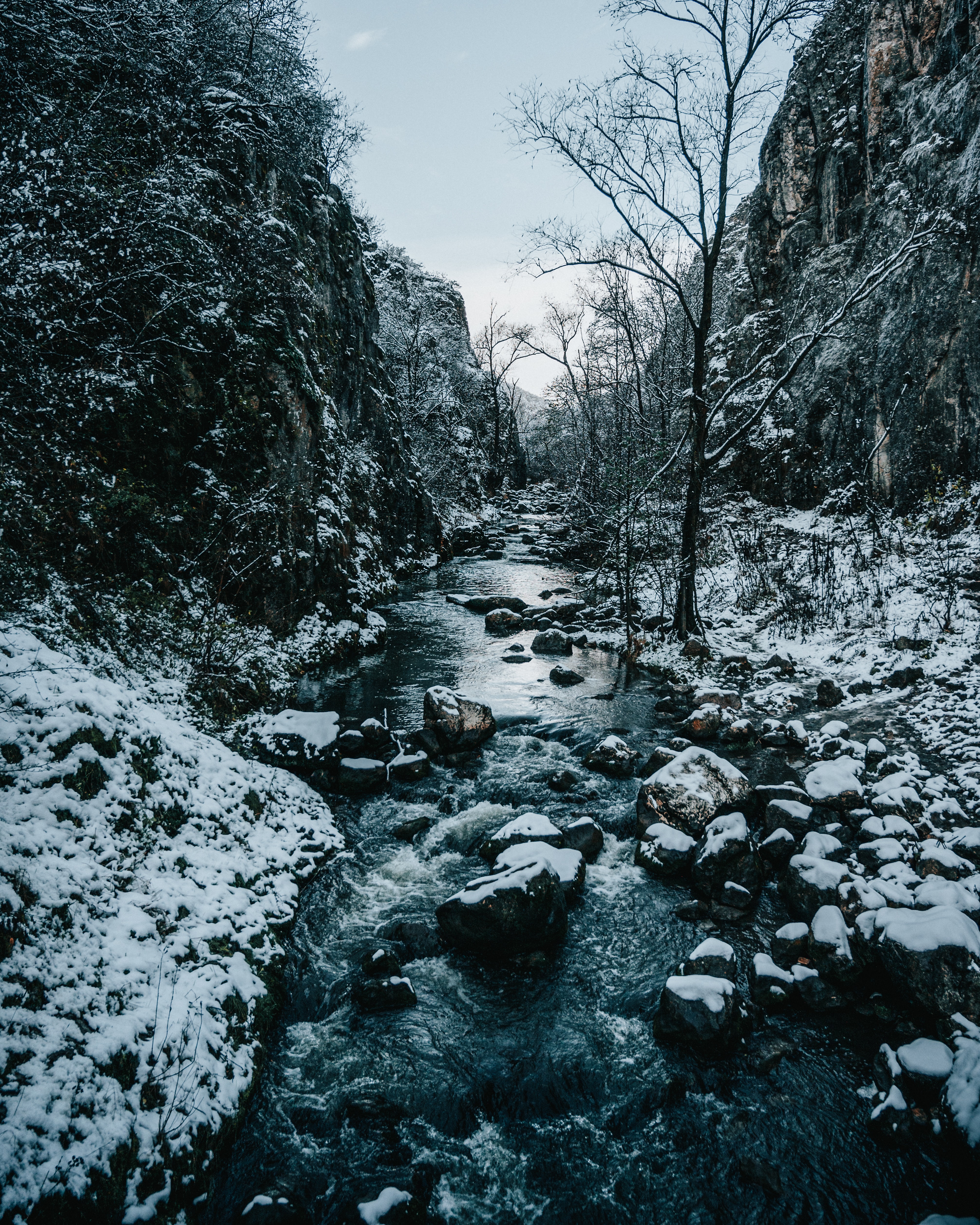 snow, winter, nature, rivers, stones, rocks QHD