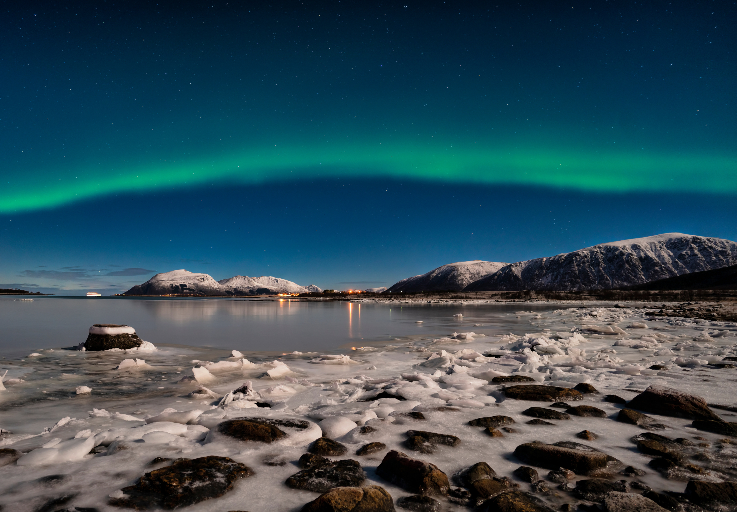 Скачать картинку Ночь, Северное Сияние, Норвегия, Фотографии, Лофотенские Острова в телефон бесплатно.