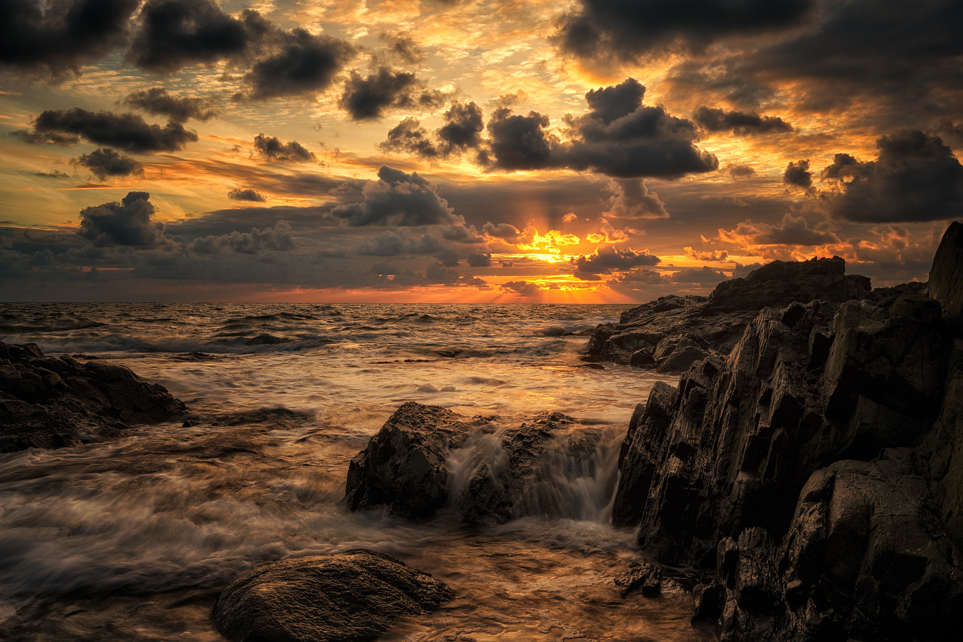 Free download wallpaper Nature, Sunset, Horizon, Ocean, Earth, Cloud on your PC desktop