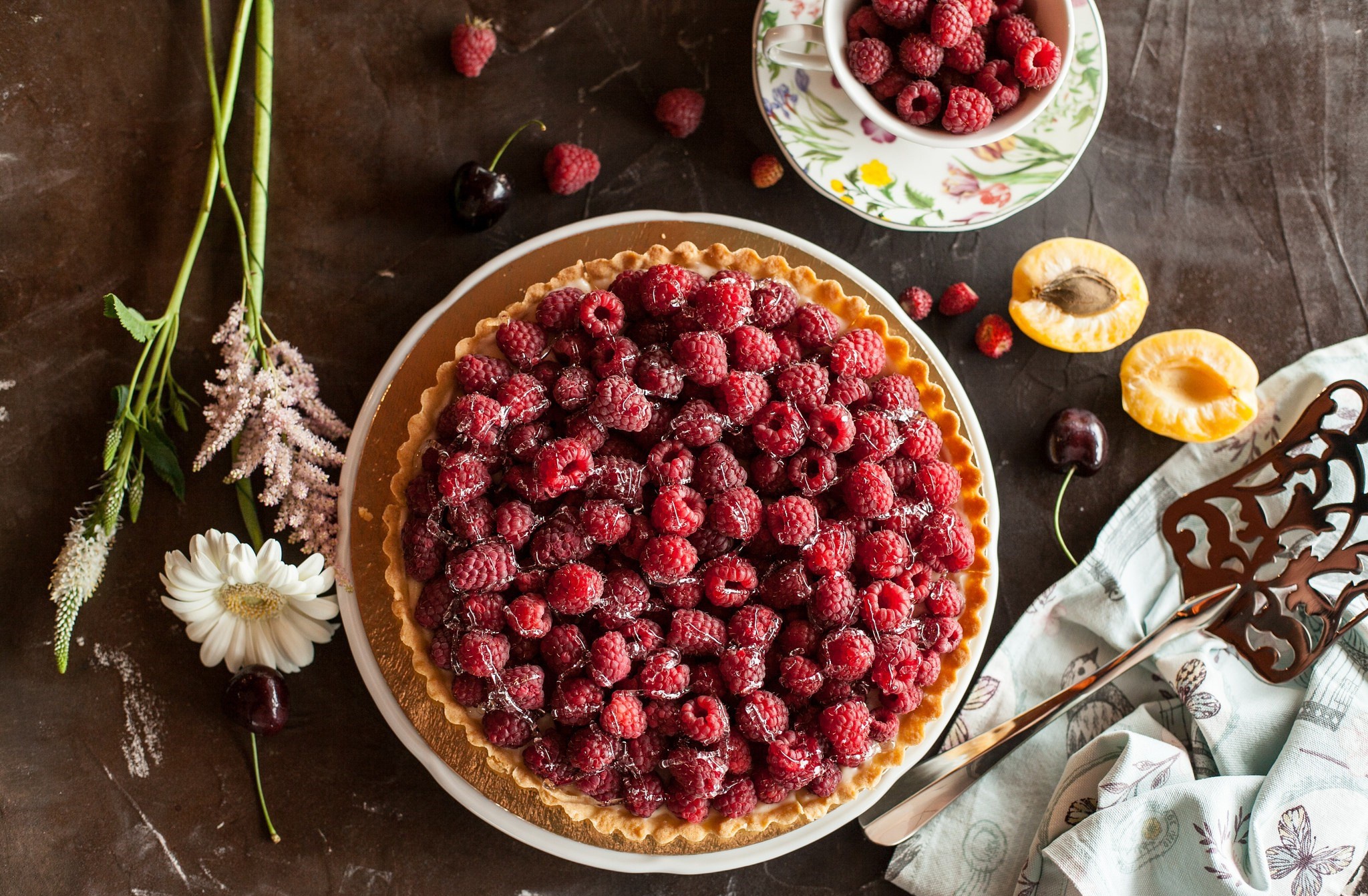 Descarga gratuita de fondo de pantalla para móvil de Postre, Frambuesa, Baya, Fruta, Tarta, Alimento, Bodegón.