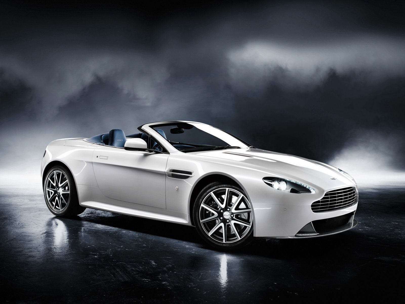 Descarga gratis la imagen Aston Martin, Vista Lateral, Perfil, Estilo, 2011, V8, Automóvil, Coches en el escritorio de tu PC
