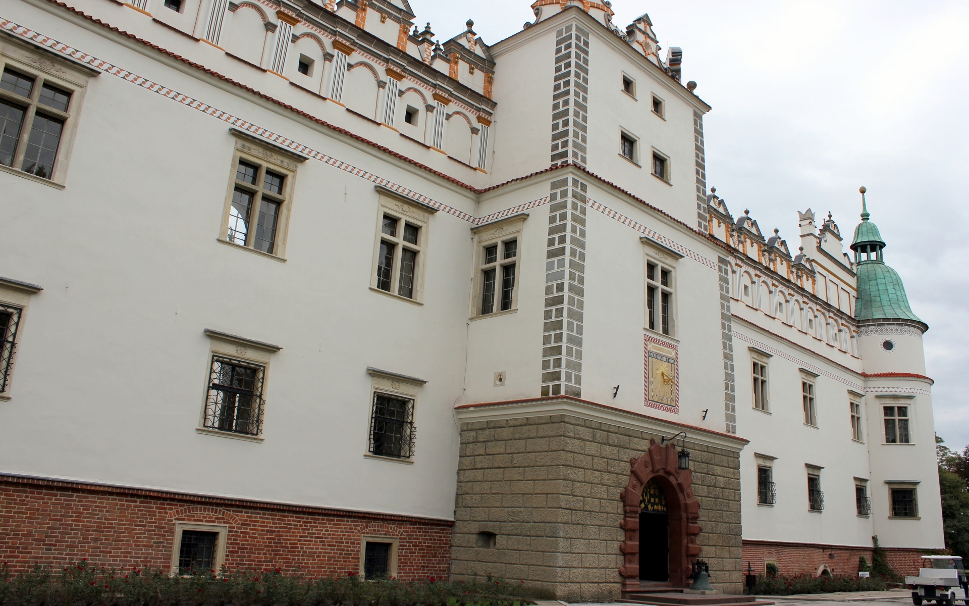 Laden Sie Schloss Baranów Sandomierski HD-Desktop-Hintergründe herunter
