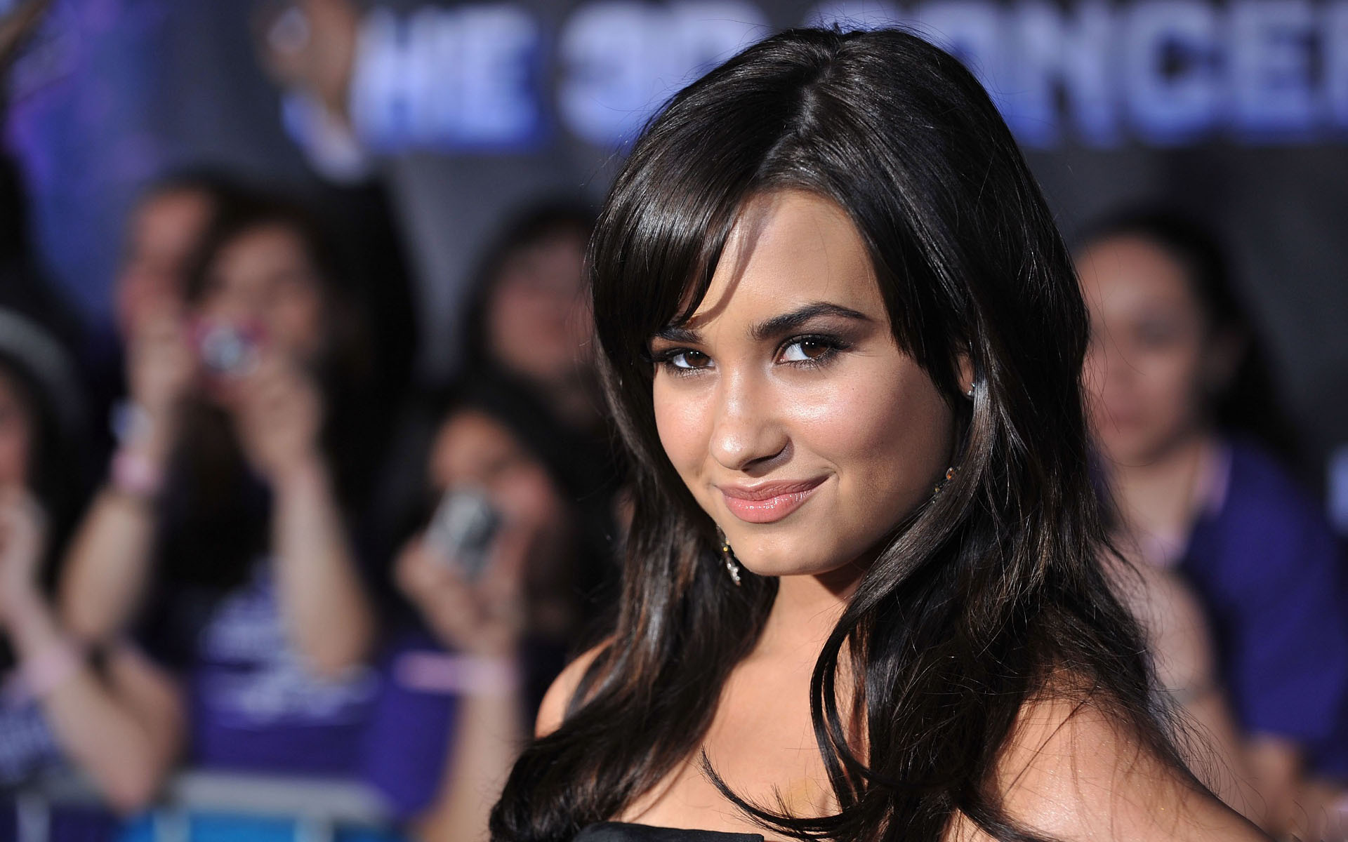 Descarga gratuita de fondo de pantalla para móvil de Música, Demi Lovato.