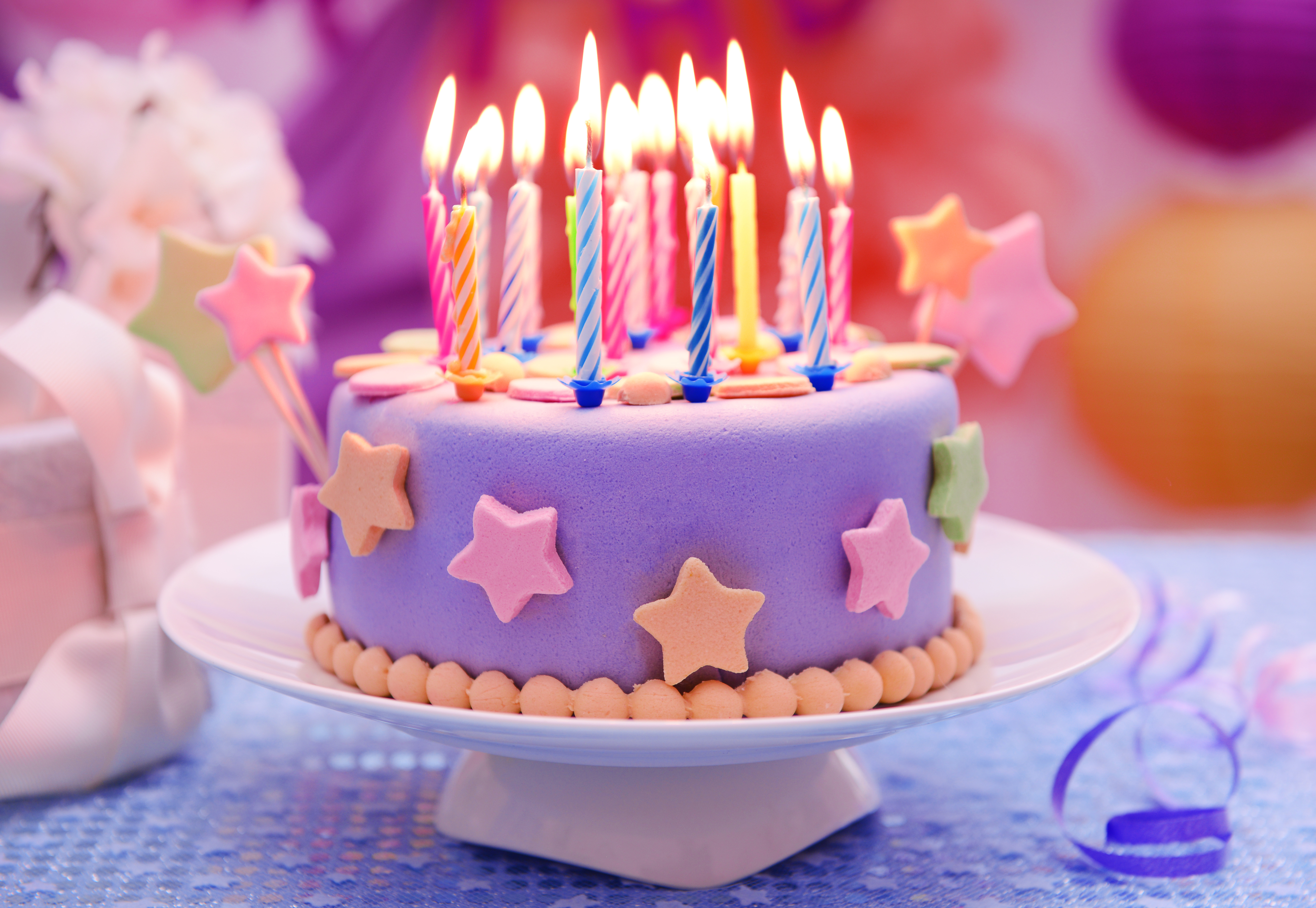 736770 завантажити шпалери день народження, свято, торт, свічка, барвистий - заставки і картинки безкоштовно