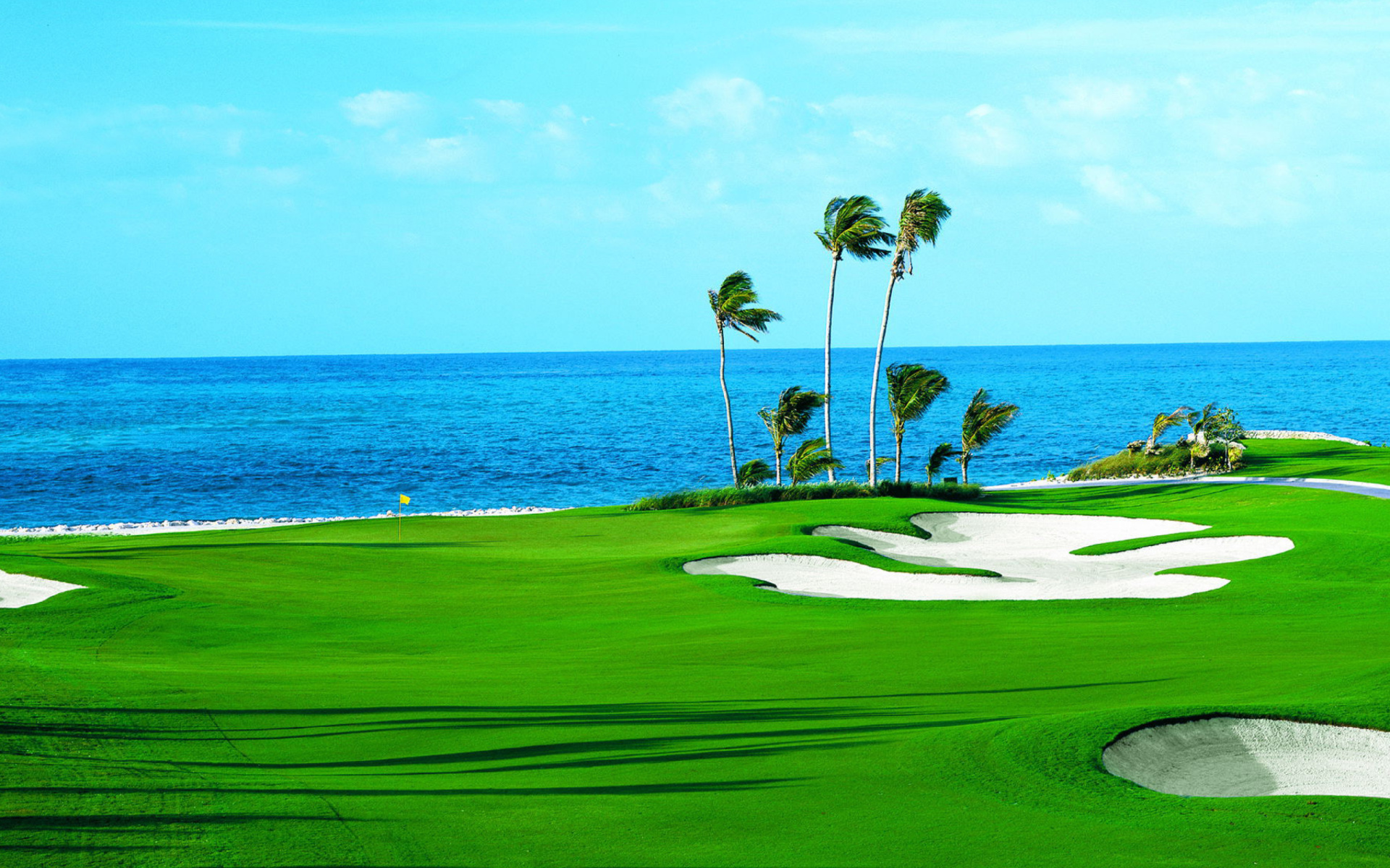 379514 descargar fondo de pantalla campo de golf, hecho por el hombre, azul, verde, horizonte, océano, palmera, agua, golf: protectores de pantalla e imágenes gratis