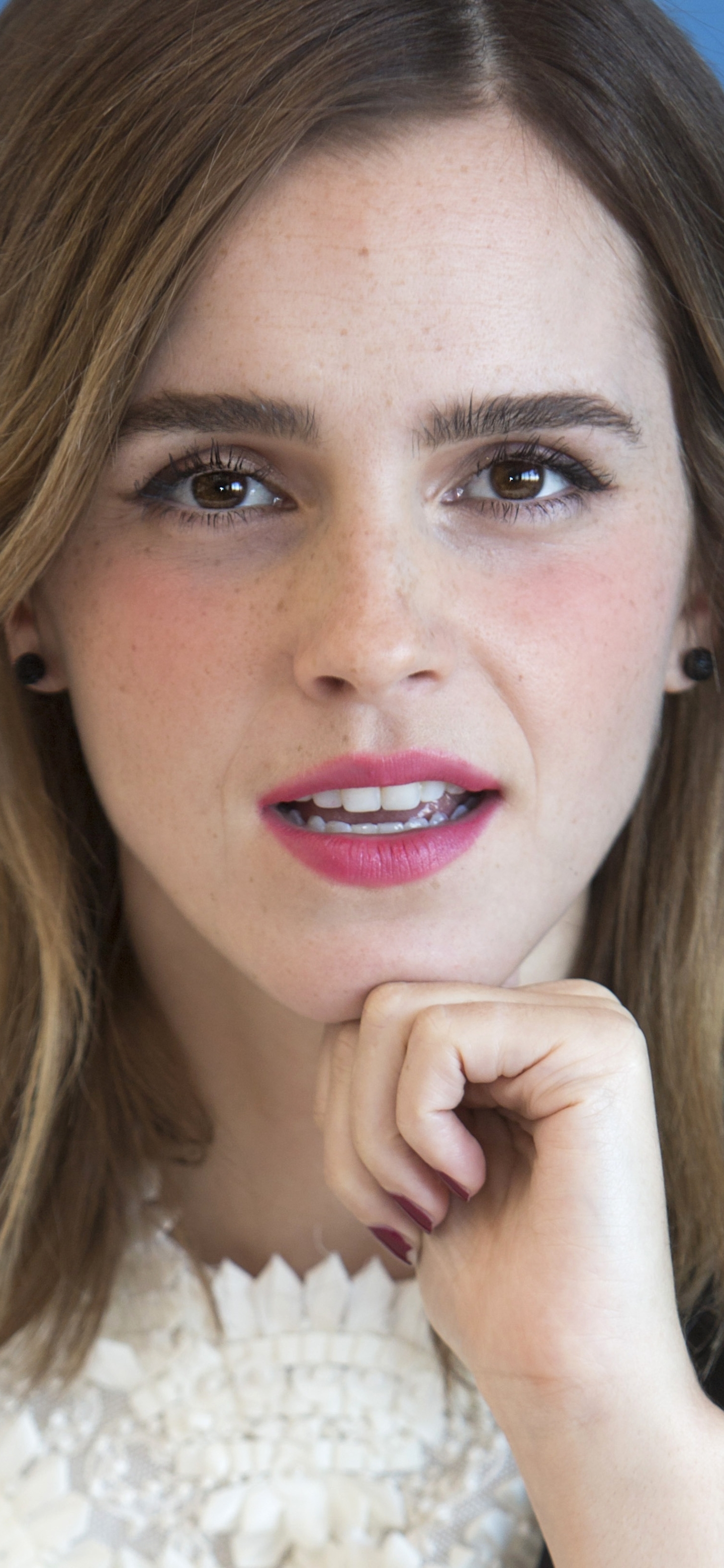 Download mobile wallpaper Emma Watson, English, Face, Brunette, Celebrity, Brown Eyes, Actress, Lipstick for free.