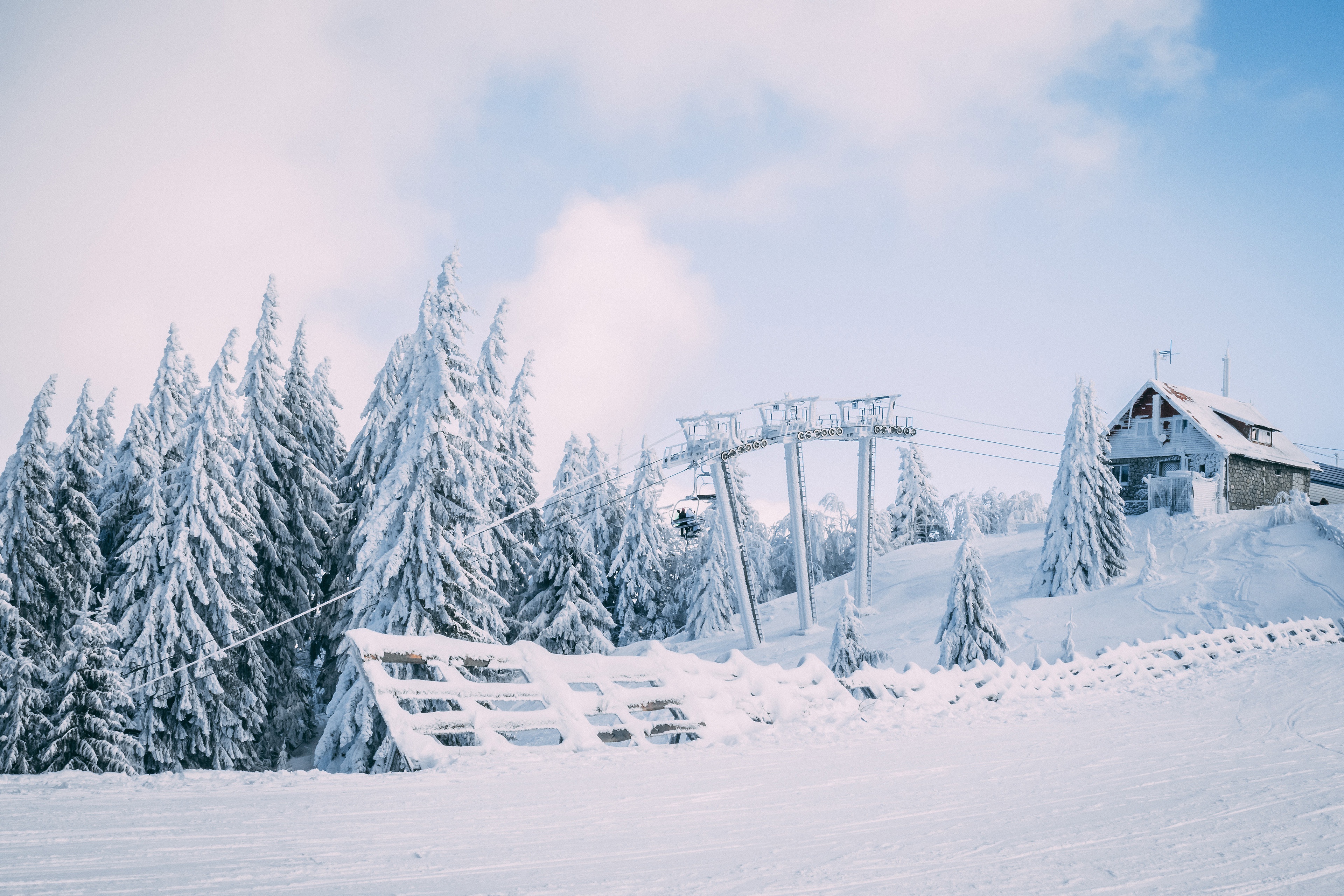 Laden Sie das Winter, Schnee, Zaun, Wolke, Fotografie, Tanne-Bild kostenlos auf Ihren PC-Desktop herunter